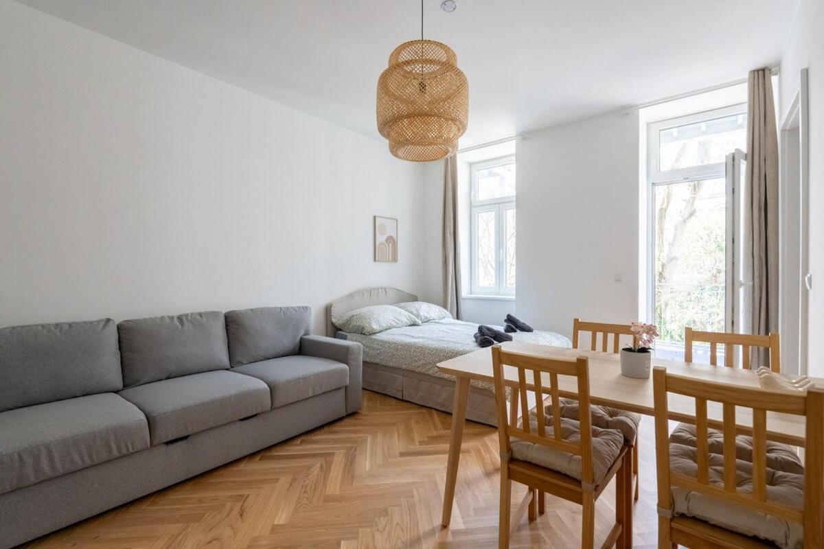 Apartment Premium With Balcony