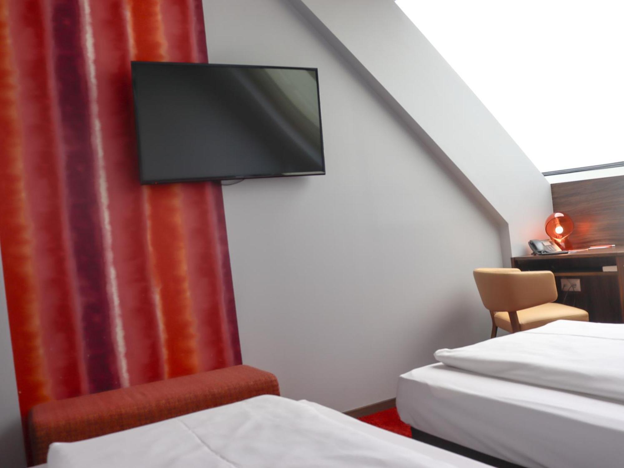Simm's - Cityhotel Next To Metro U3 4*