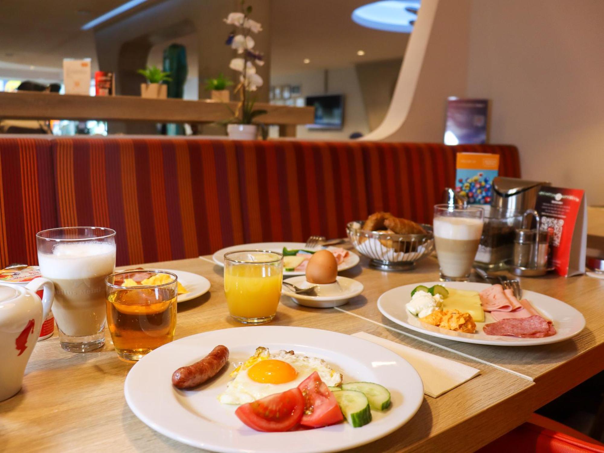 Hotel Simm's - Cityhotel Next To Metro U3 4*