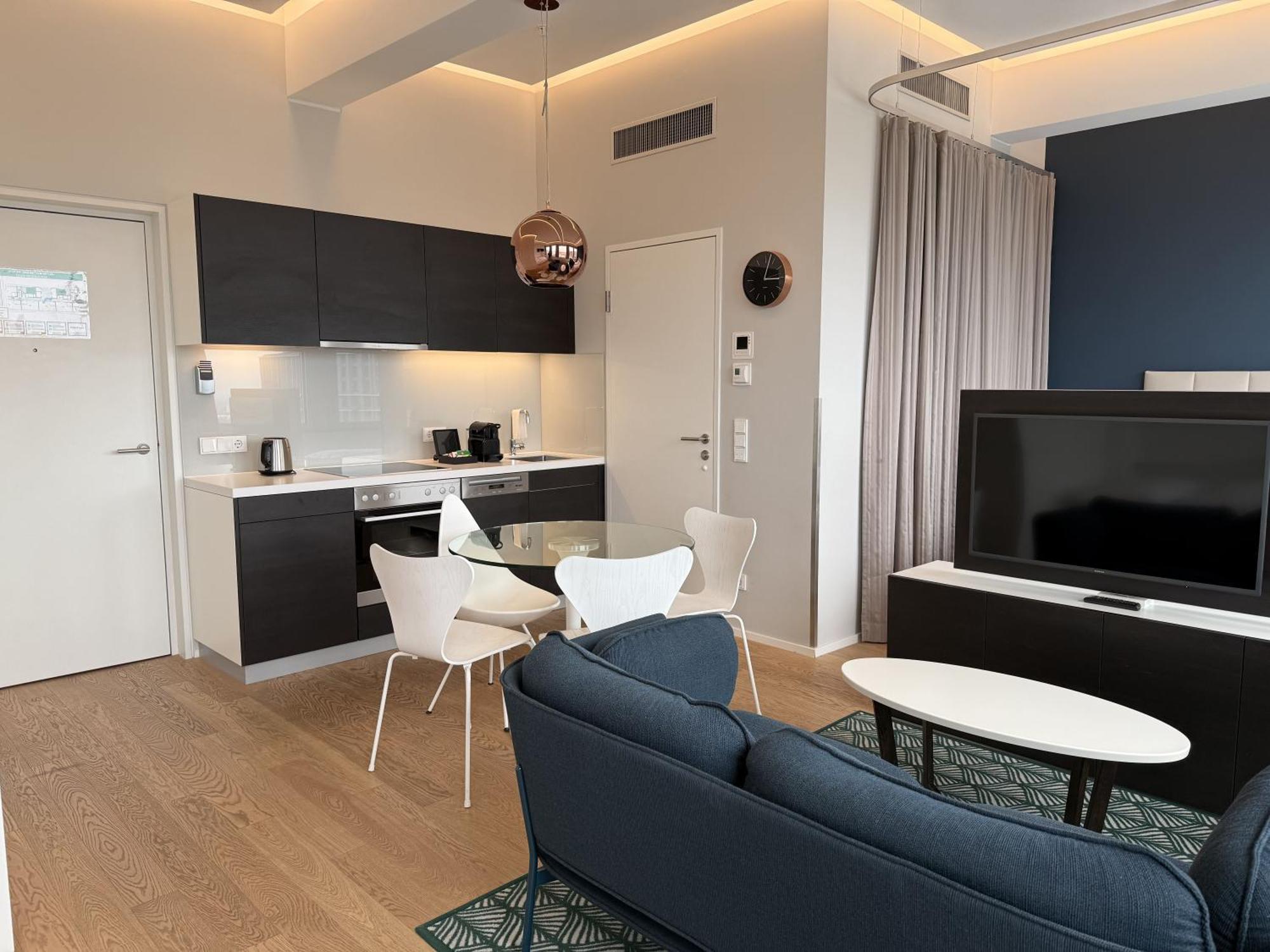 Apartment Penthouse-flair With Skyline-view *