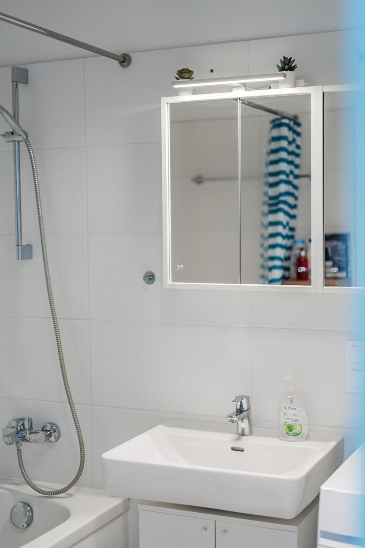 Great - 2 Bedrooms - With Parking