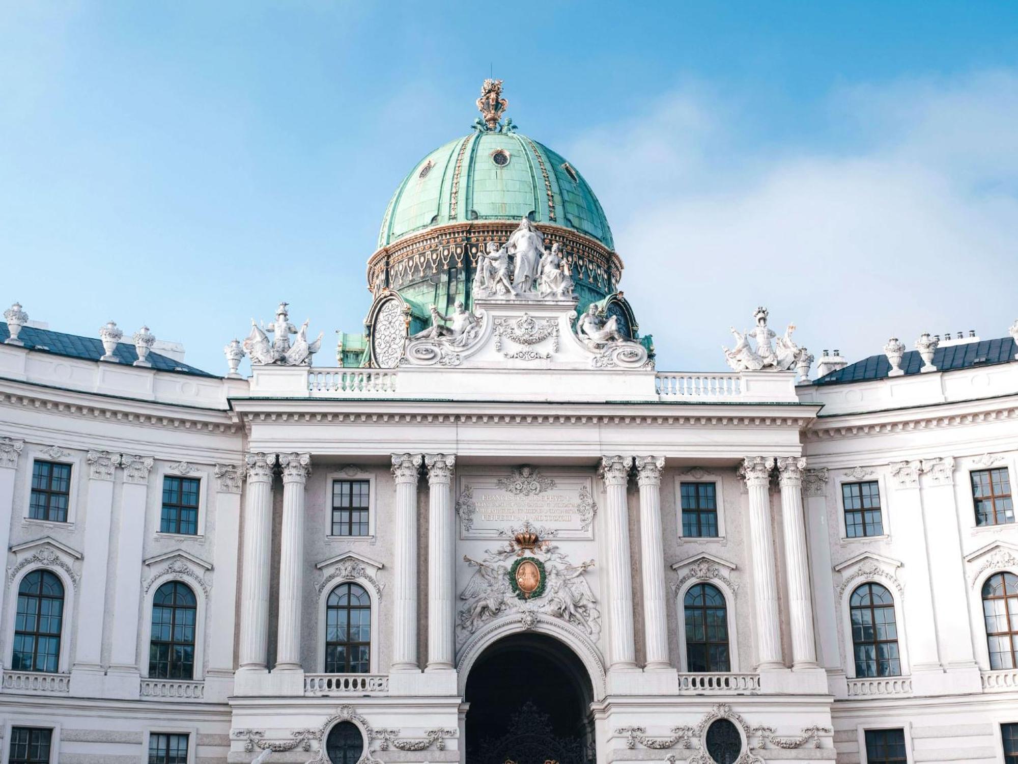 Hotel Living An Der Oper 4*