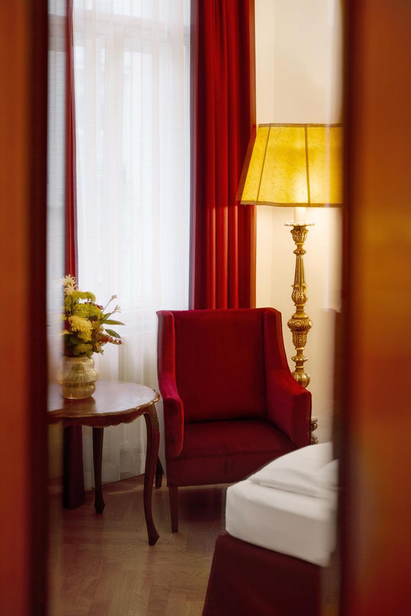 Hotel Graben 4*