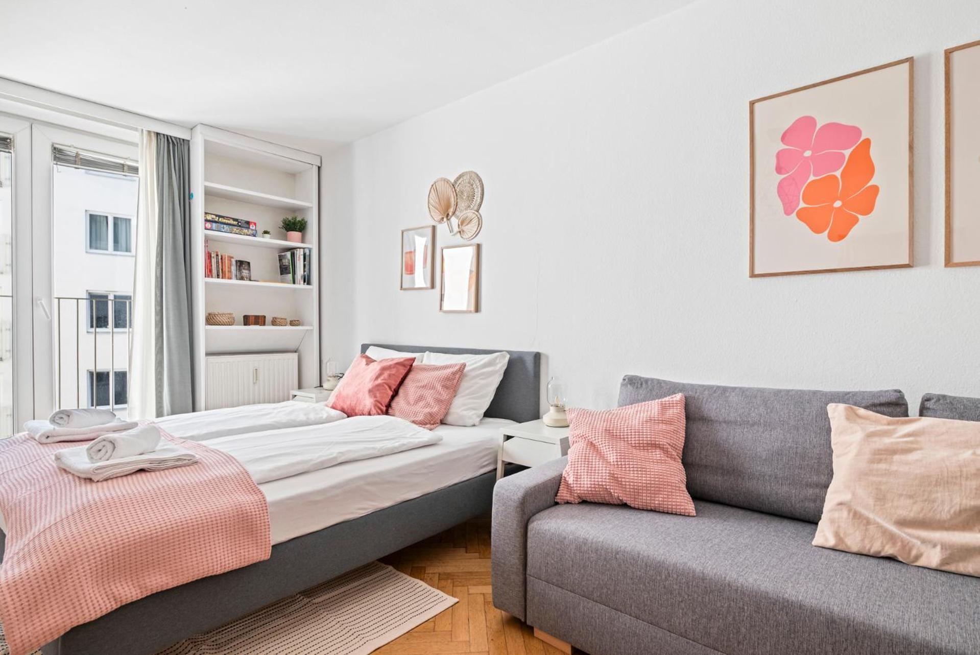 2 Bedroom In Neubau, 6 Min To Center * Vienna