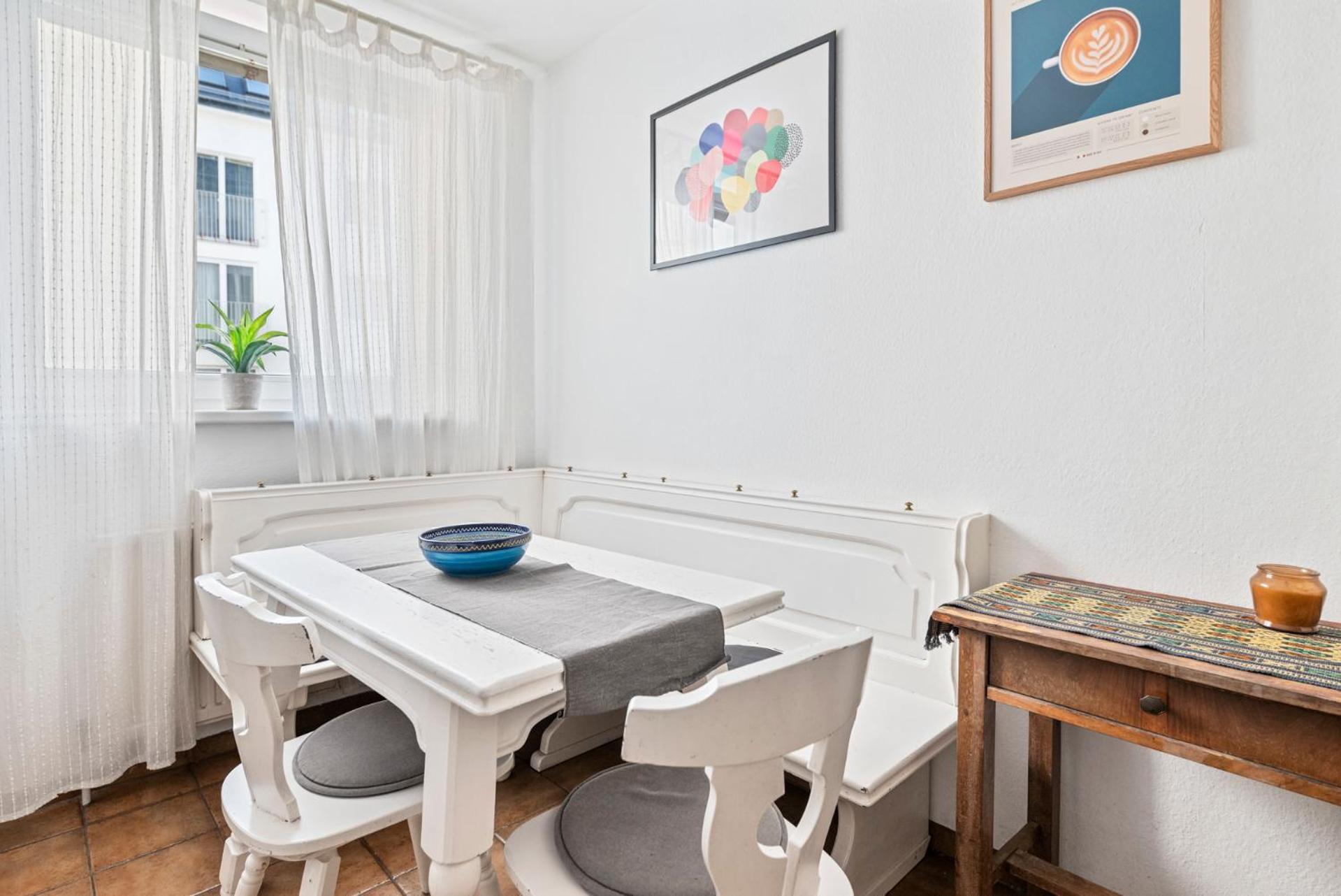 2 Bedroom In Neubau, 6 Min To Center Apartment Vienna