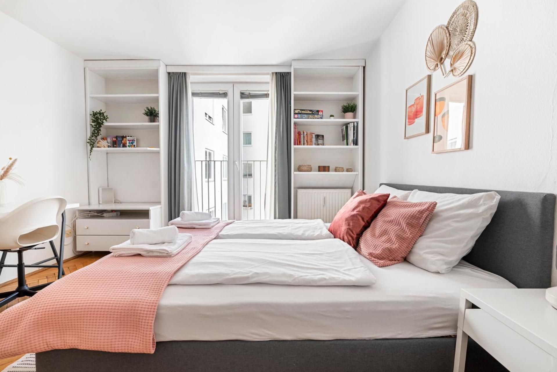 Apartment 2 Bedroom In Neubau, 6 Min To Center *
