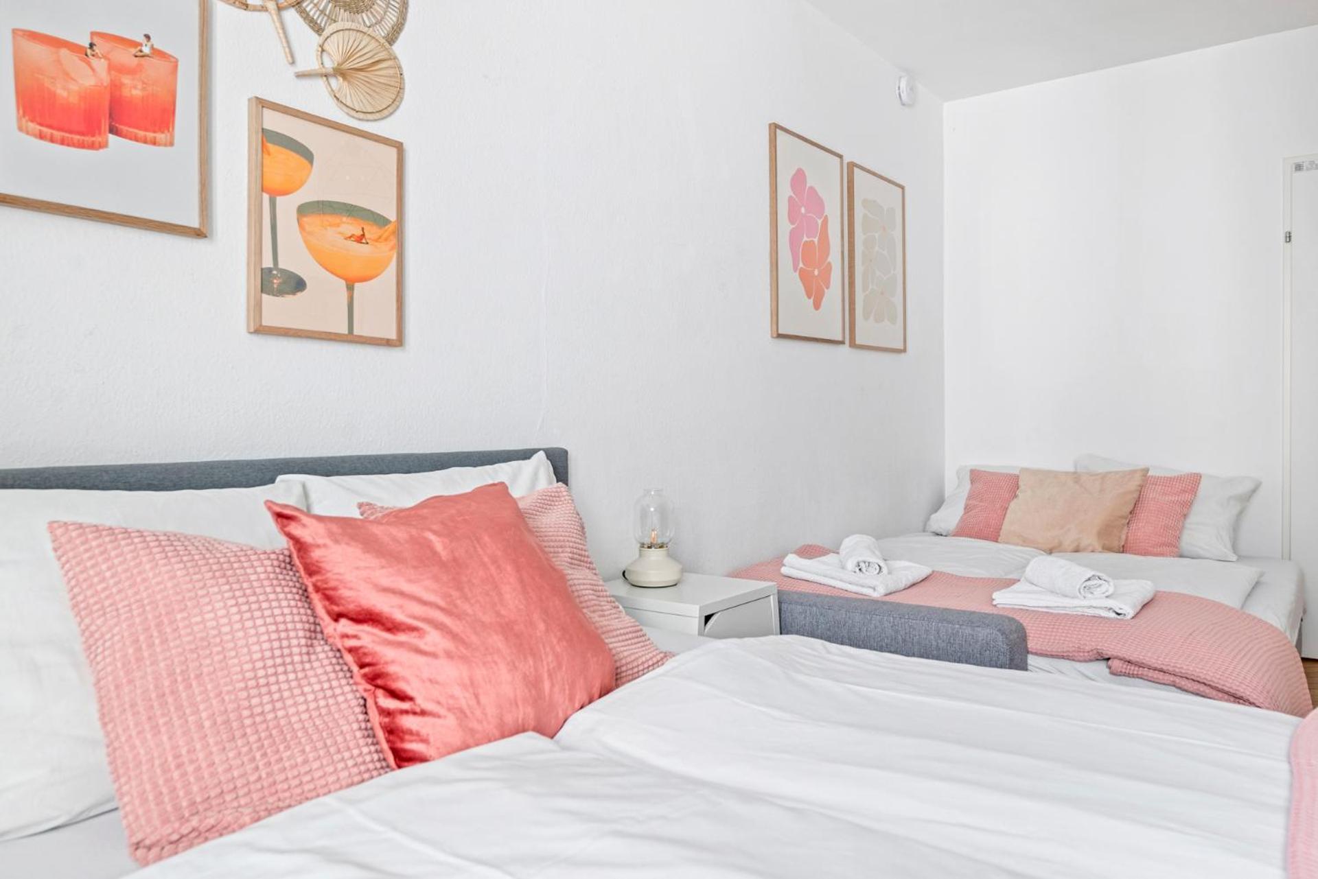 Apartment 2 Bedroom In Neubau, 6 Min To Center