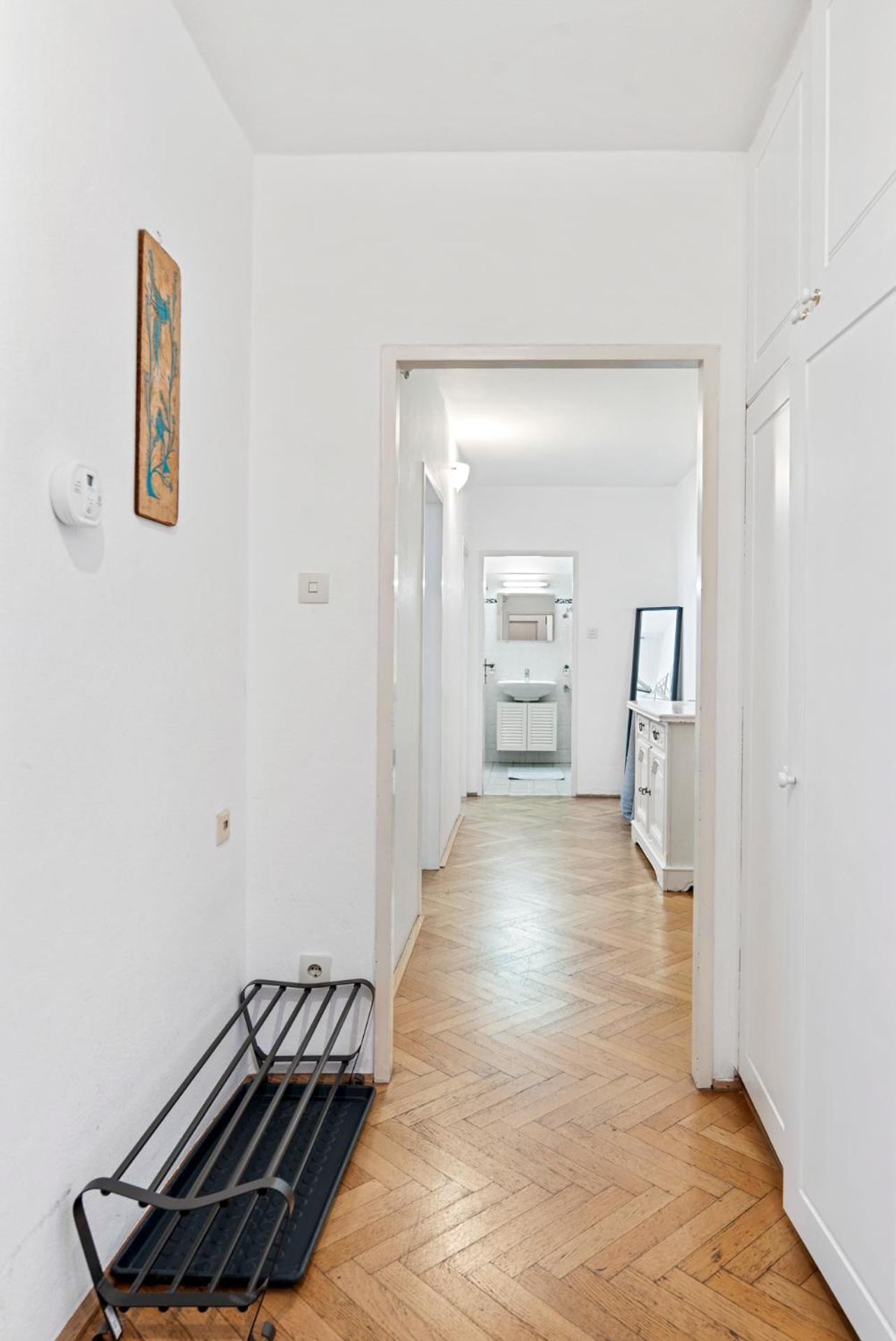 Apartment 2 Bedroom In Neubau, 6 Min To Center *