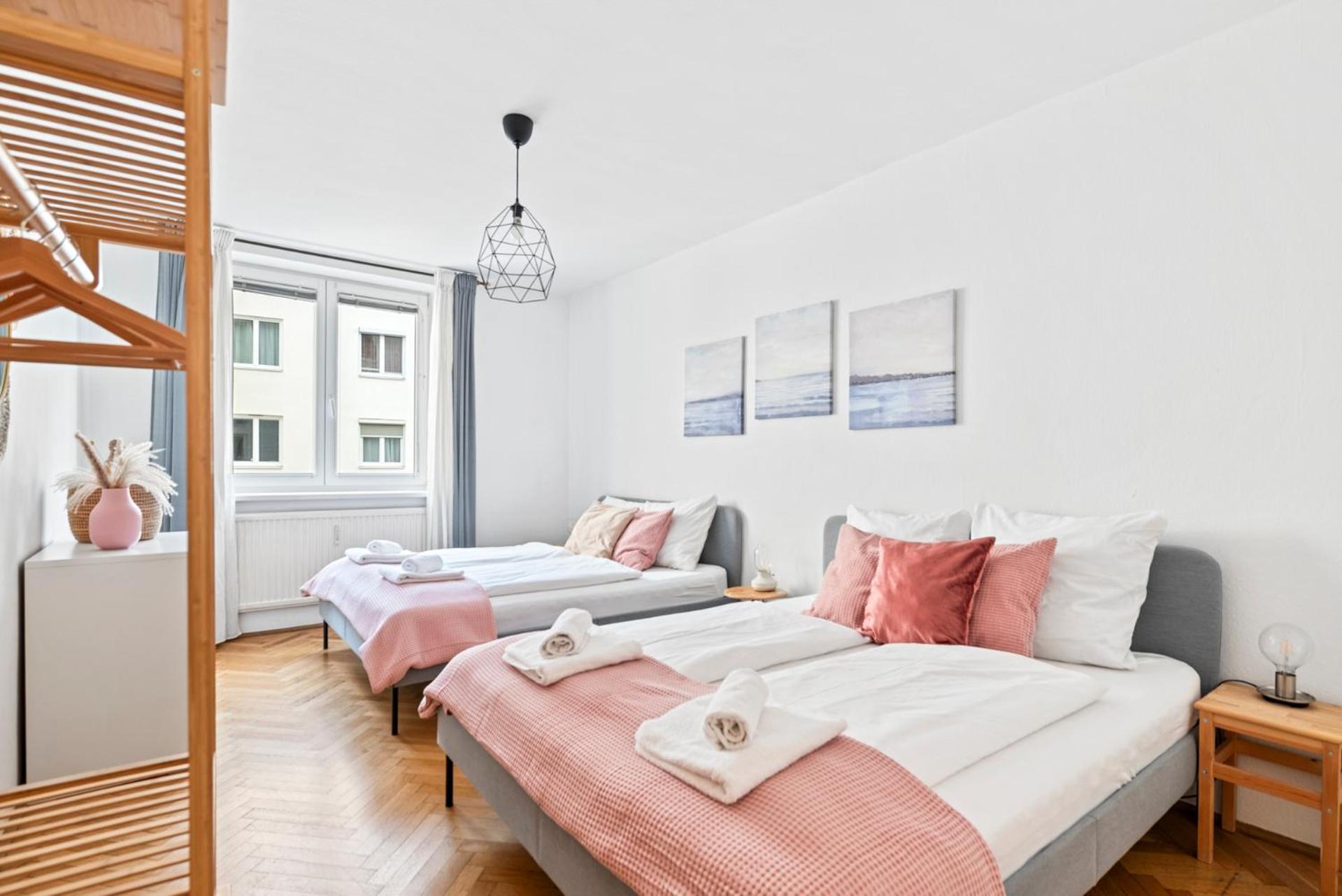 2 Bedroom In Neubau, 6 Min To Center Apartment *