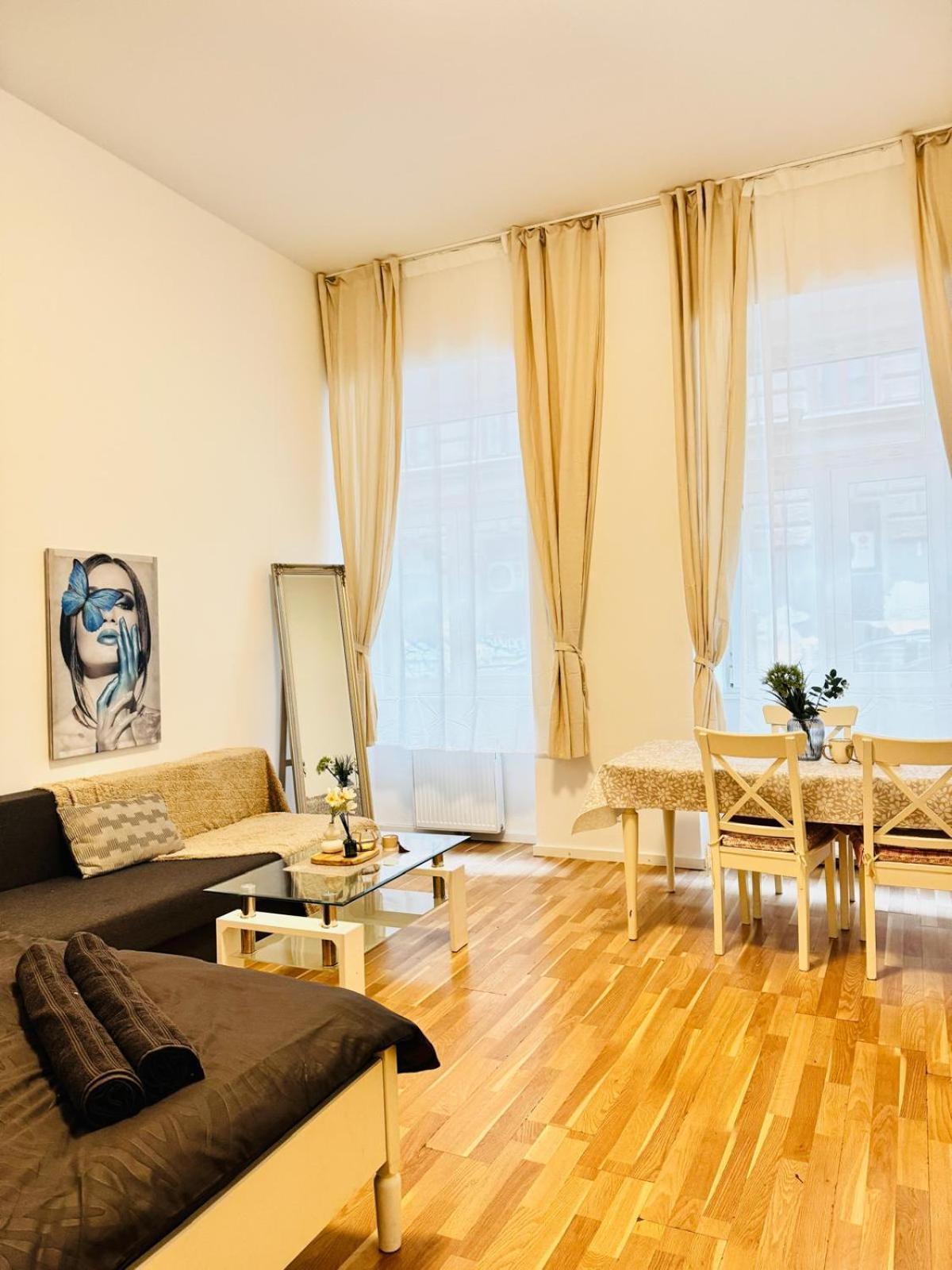 Comfortable Apt, 15 Minutes To Rathausplatz * Vienna
