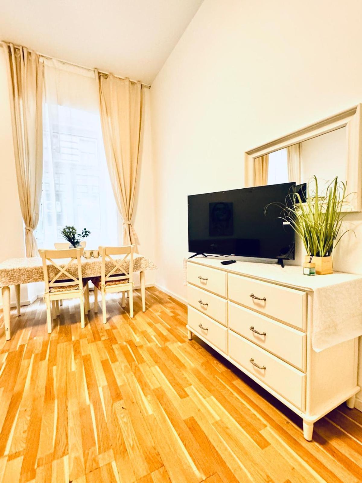 Comfortable Apt, 15 Minutes To Rathausplatz Apartment Vienna