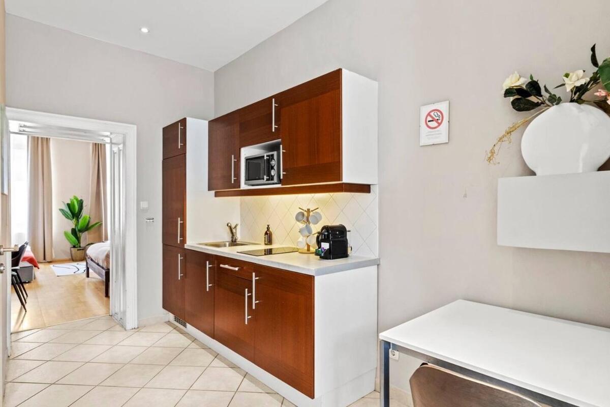 Apartment Neben Augarten I 5 Min To Metro I 10 Min To *