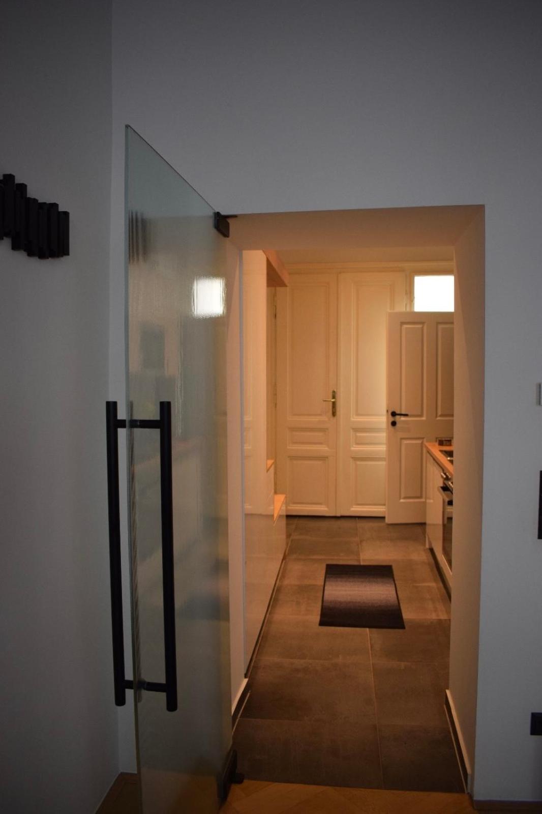 Black & White Apartment *