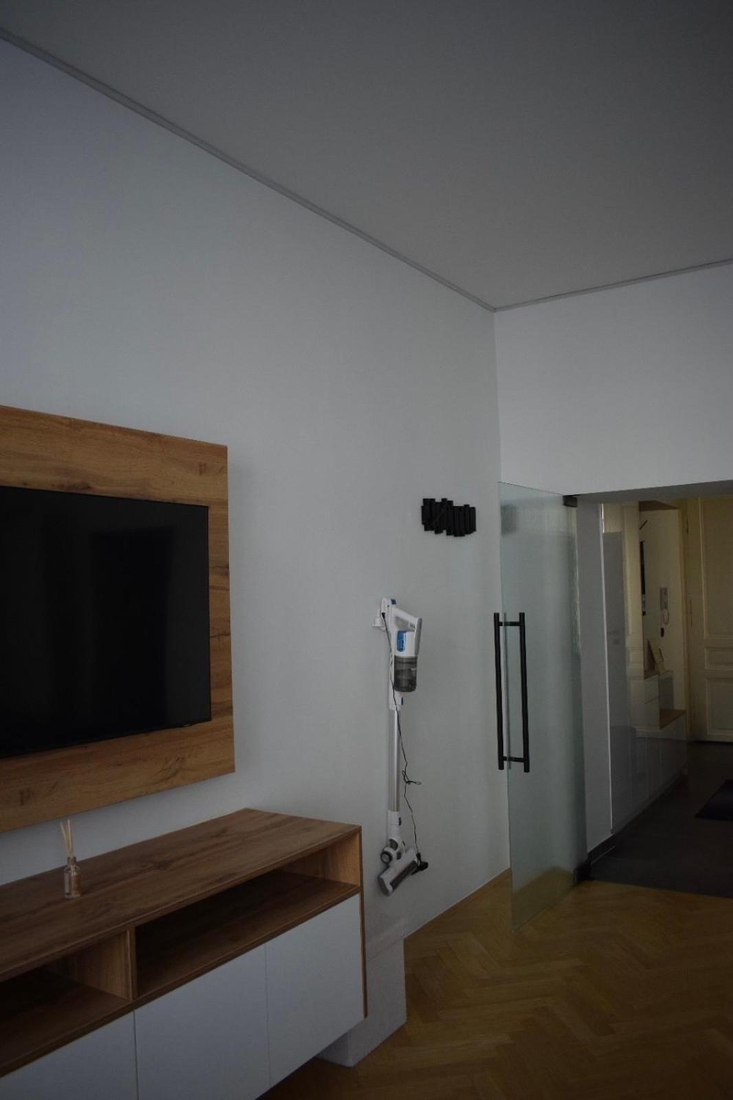 Black & White Apartment Vienna
