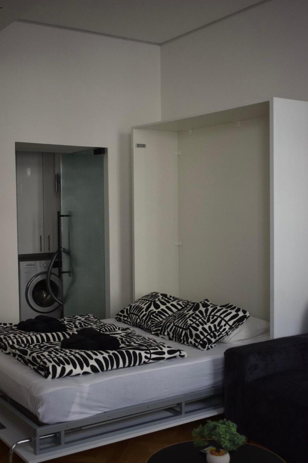 Black & White Apartment *