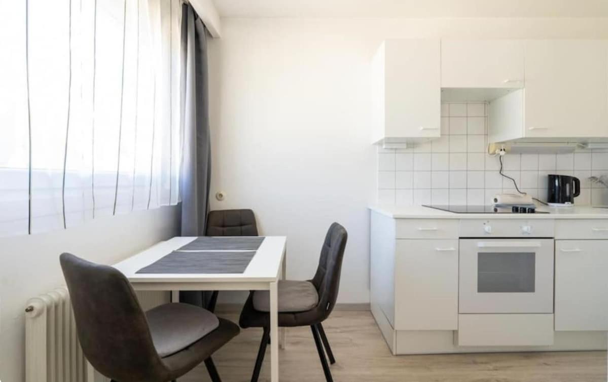 Charming Flat - Long-term