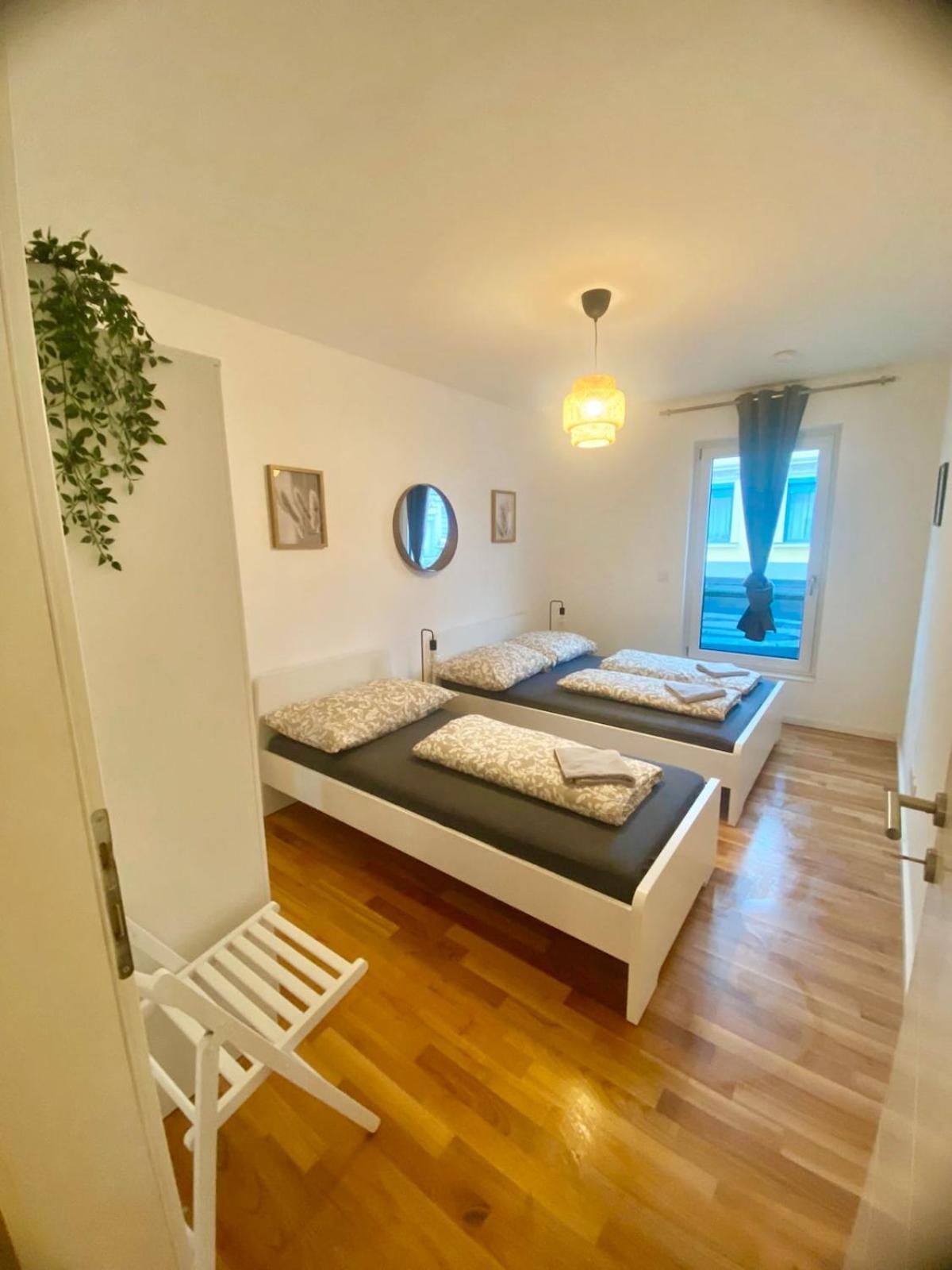 90 M2 With 2 Balconies & Free Parking *