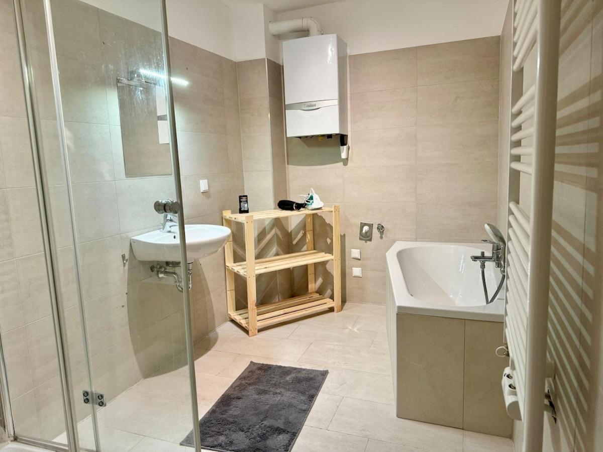 Apartment 90 M2 With 2 Balconies & Free Parking