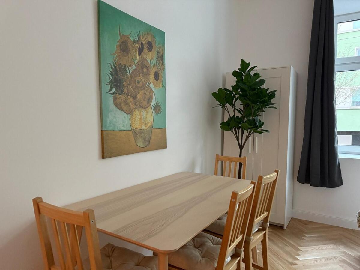 Renovated With Balcony * Wien