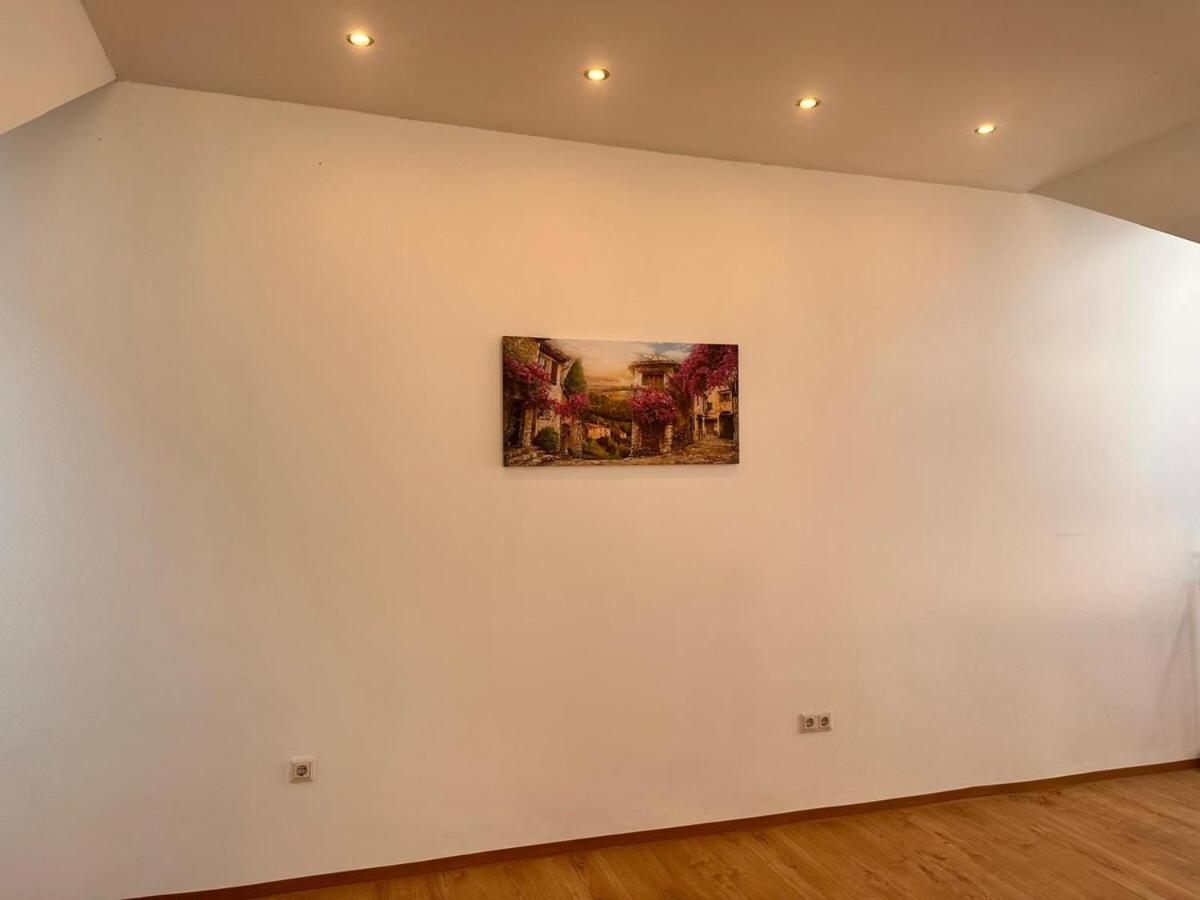 Full Premium - 2 Bedrooms For 5 People - Near Metro Vienna