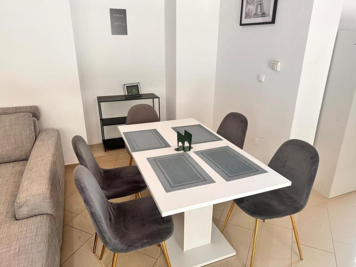 Full Premium - 2 Bedrooms For 5 People - Near Metro *