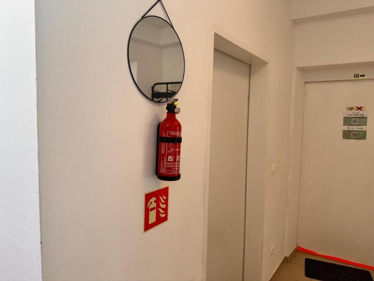 Full Premium - 2 Bedrooms For 5 People - Near Metro