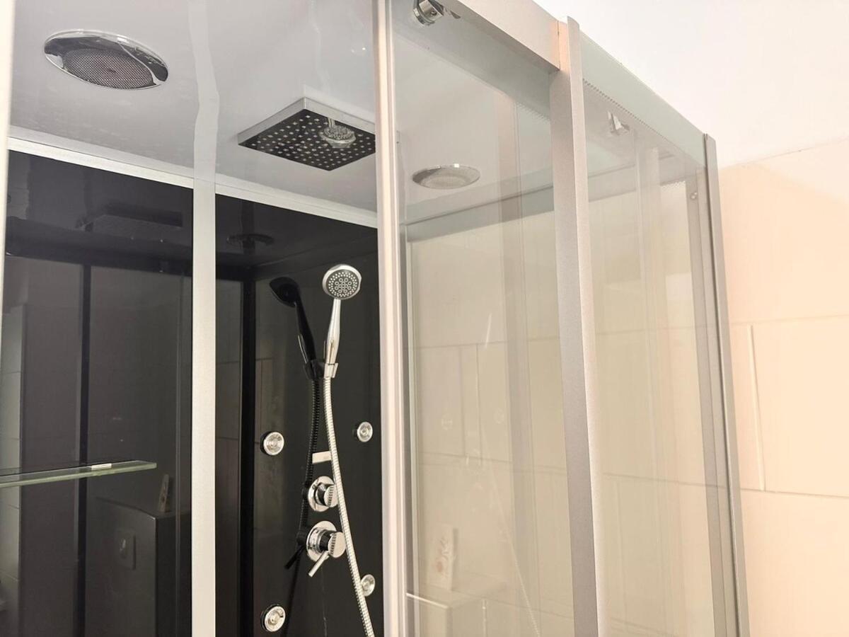 Full Premium - 2 Bedrooms For 5 People - Near Metro Vienna
