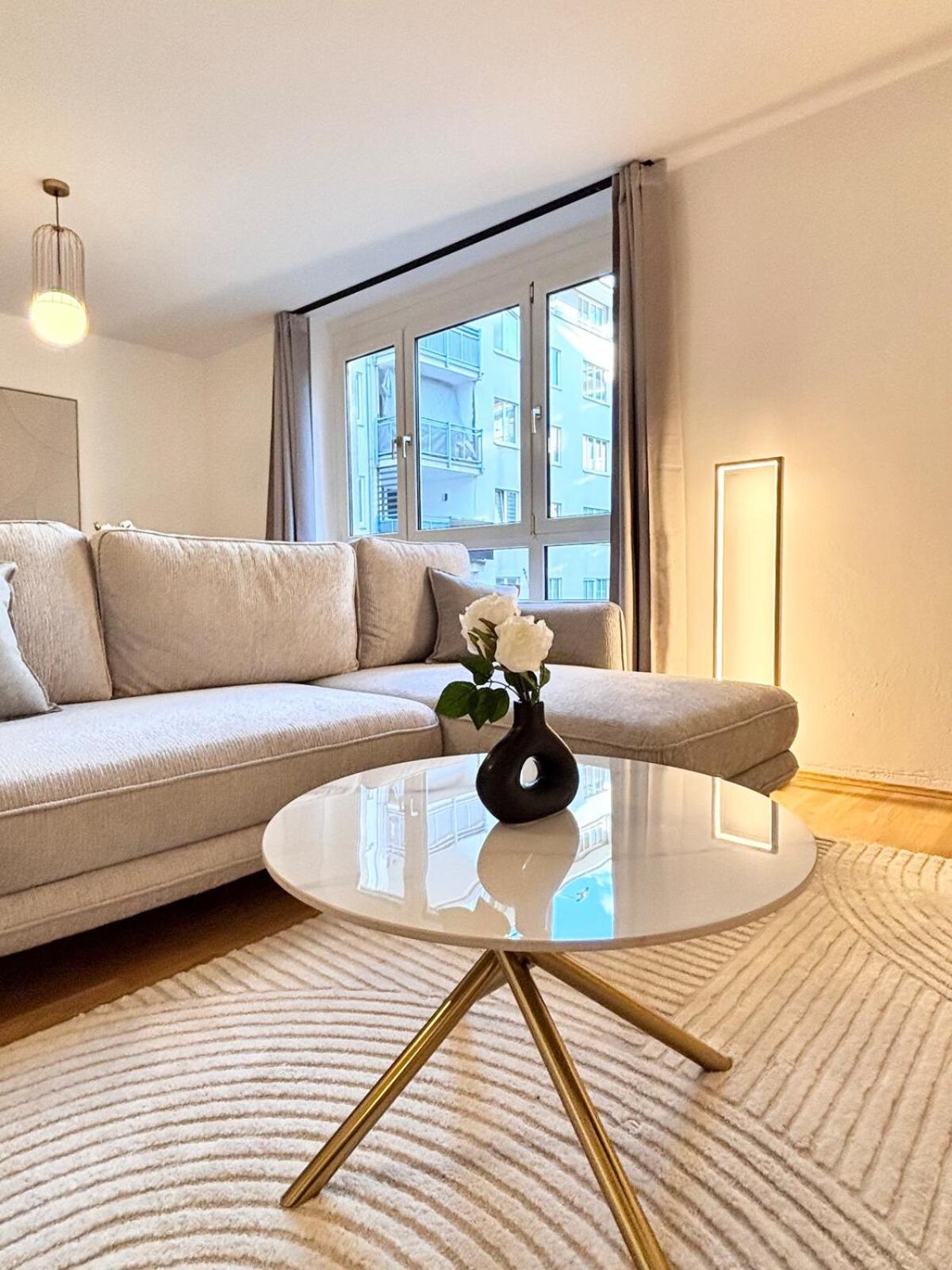 Aura Living 20 Apartment *