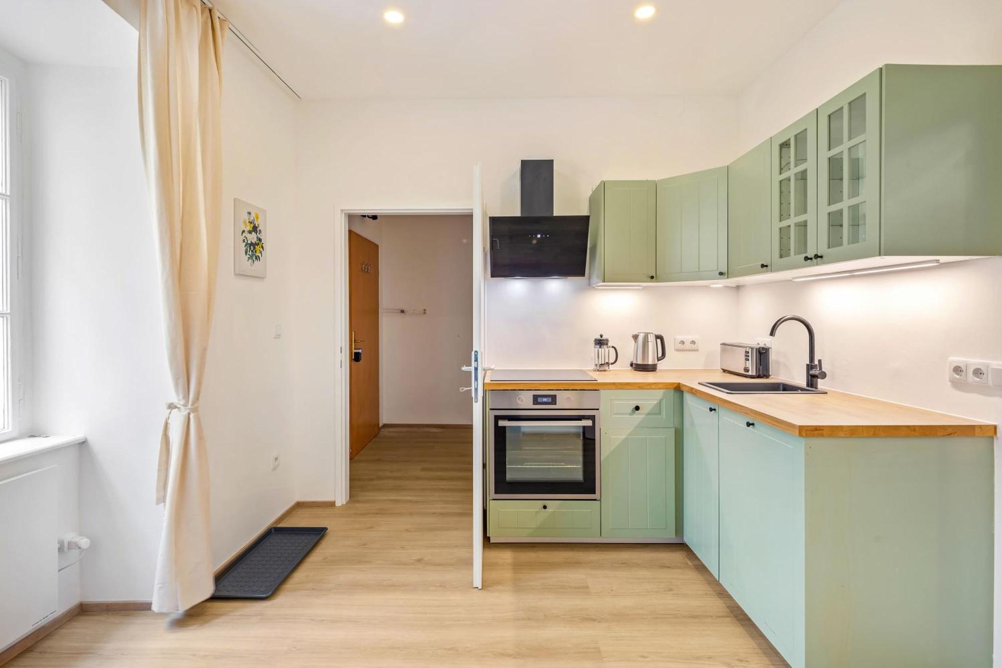 Apartment Guest Favorite Quite Retreat Walk To Center