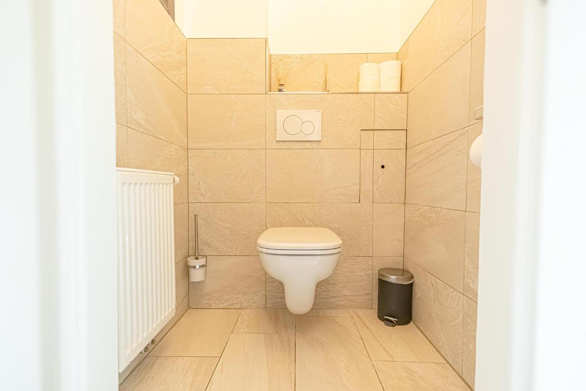 Sweet 2br & 1lr Apartment, Around Donaustadt Apartment