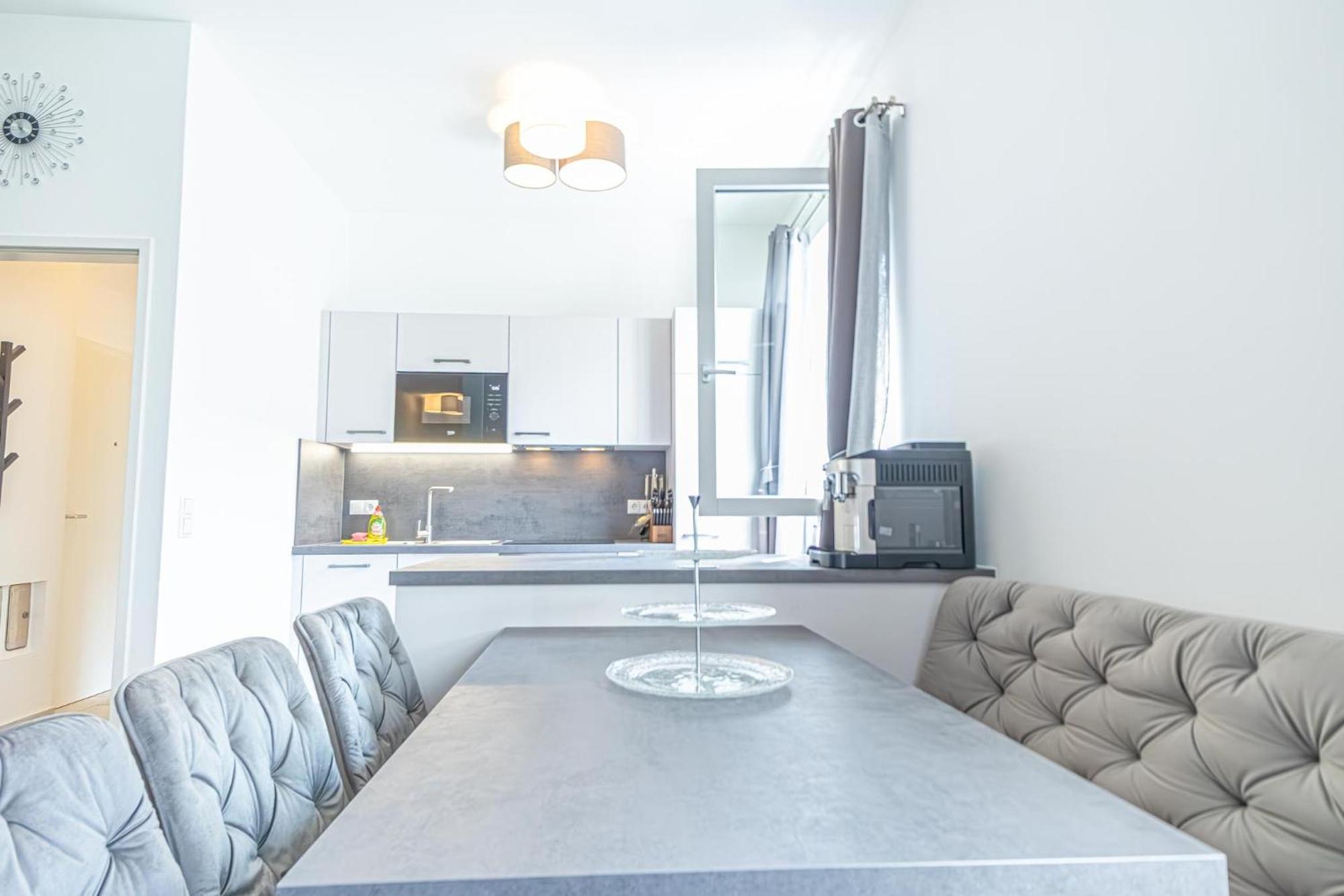 Apartment Sweet 2br & 1lr Apartment, Around Donaustadt Vienna