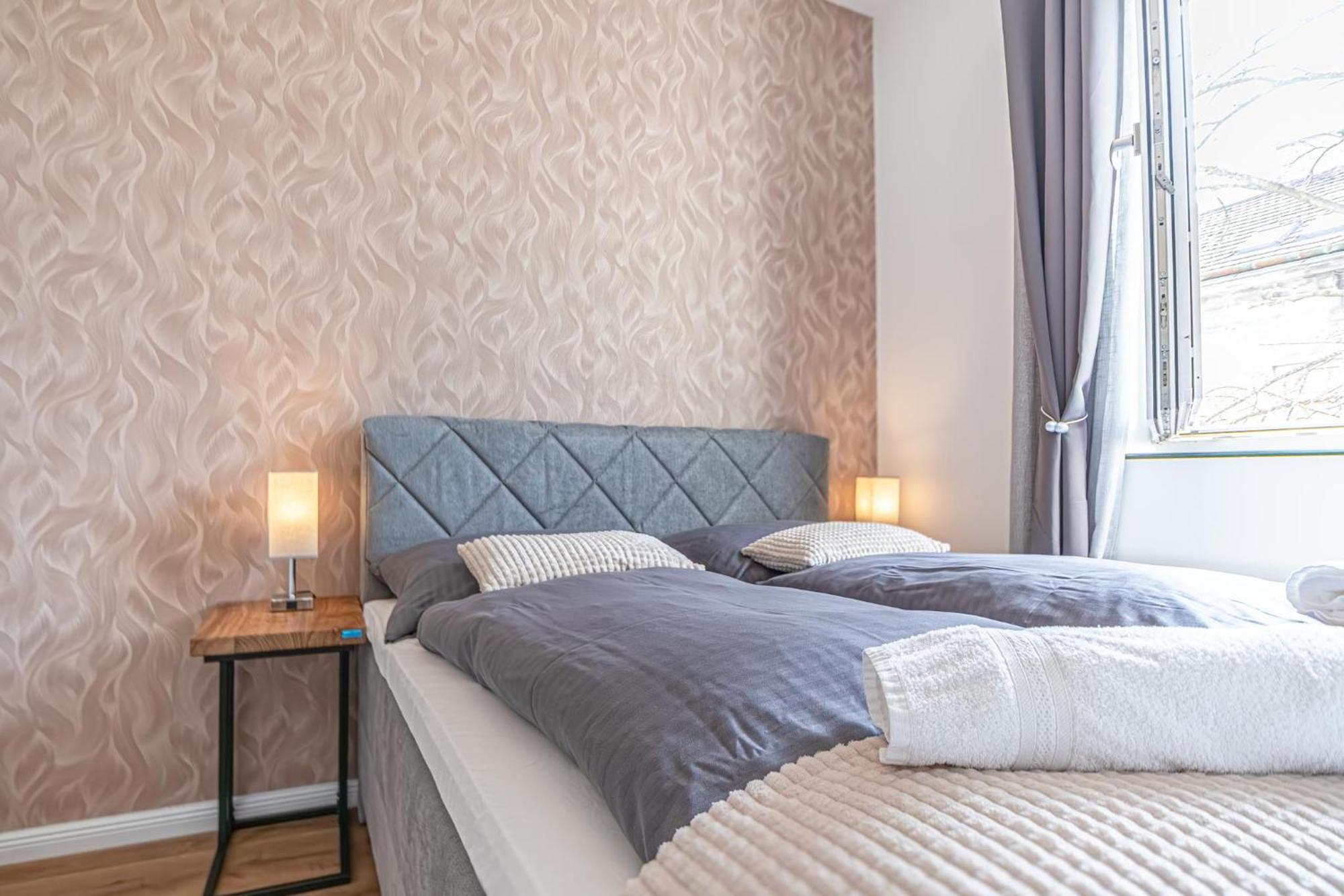 Sweet 2br & 1lr Apartment, Around Donaustadt *