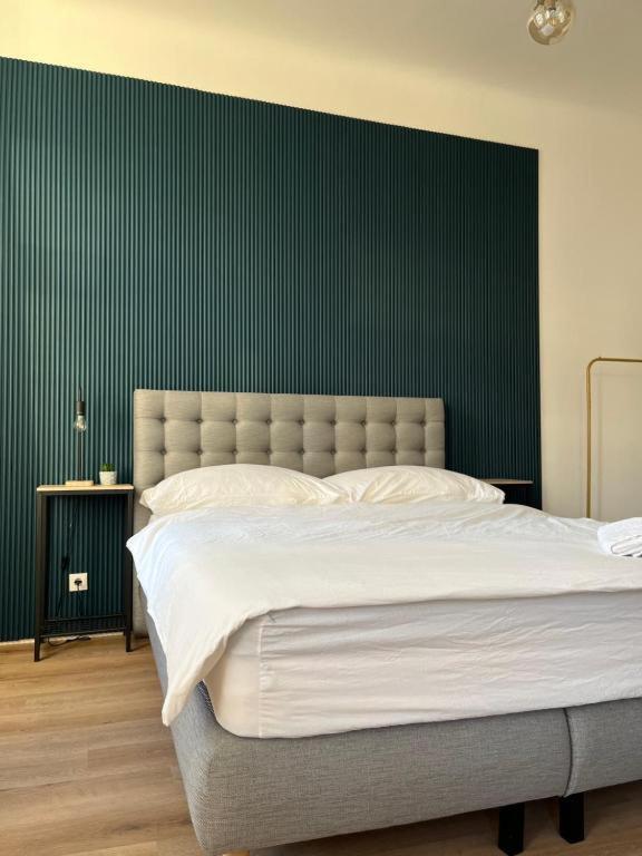 Schoenbrunn Kingsiz Bed Apartment Vienna