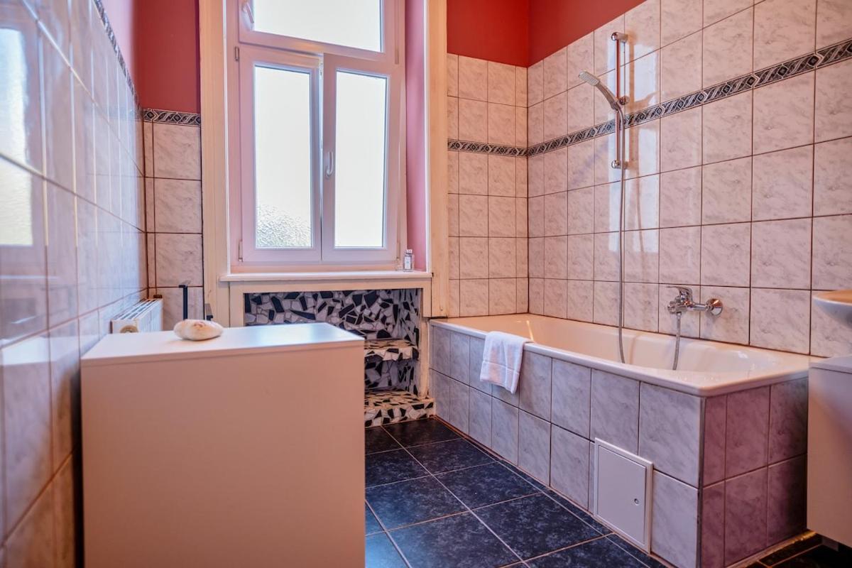 Apartment Feel At I Bright Windows I Penzing Trainstation