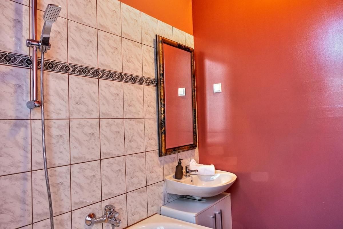 Feel At I Bright Windows I Penzing Trainstation Apartment Vienna