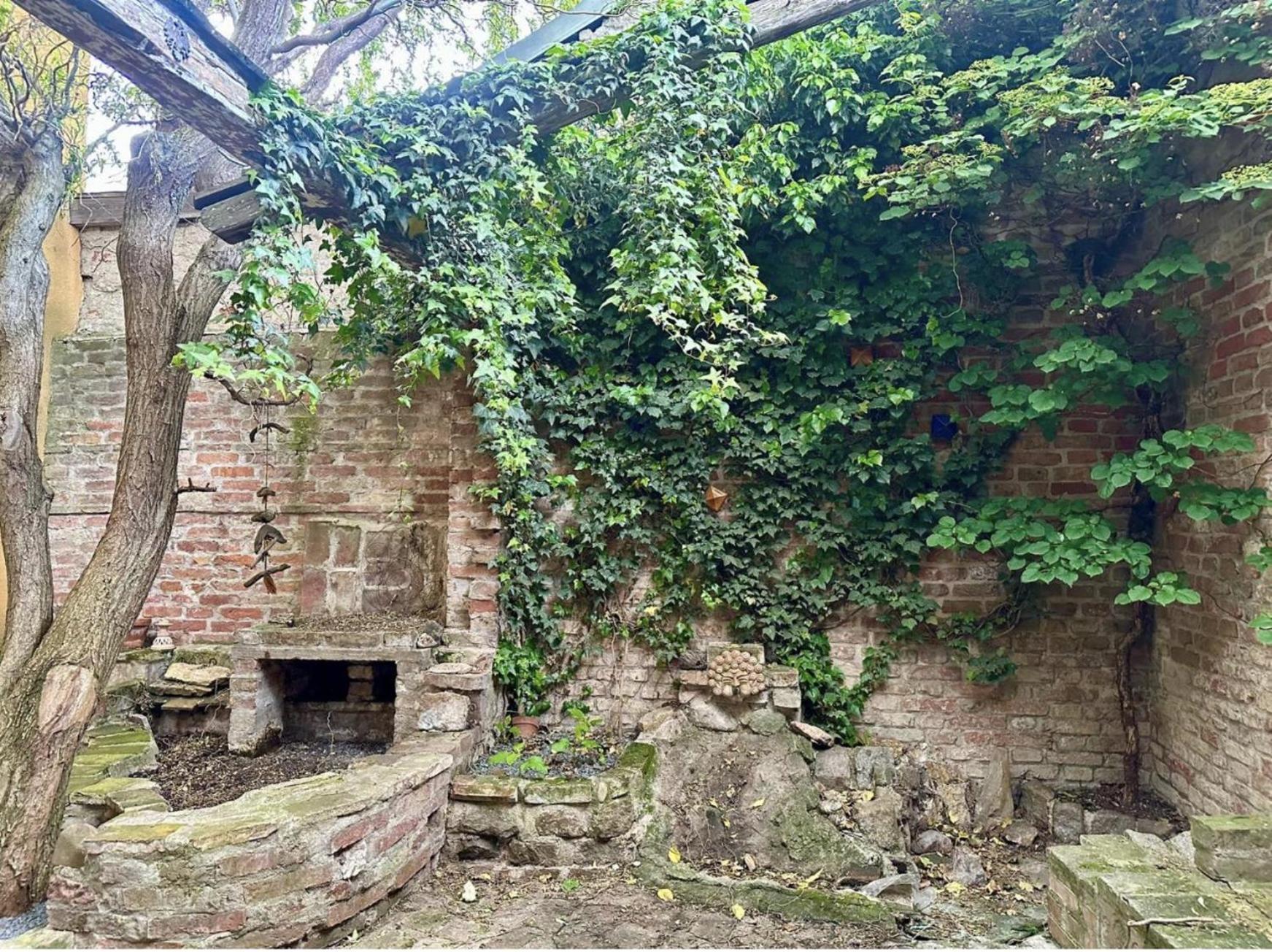 Eden Schoenbrunn Garden Apartment