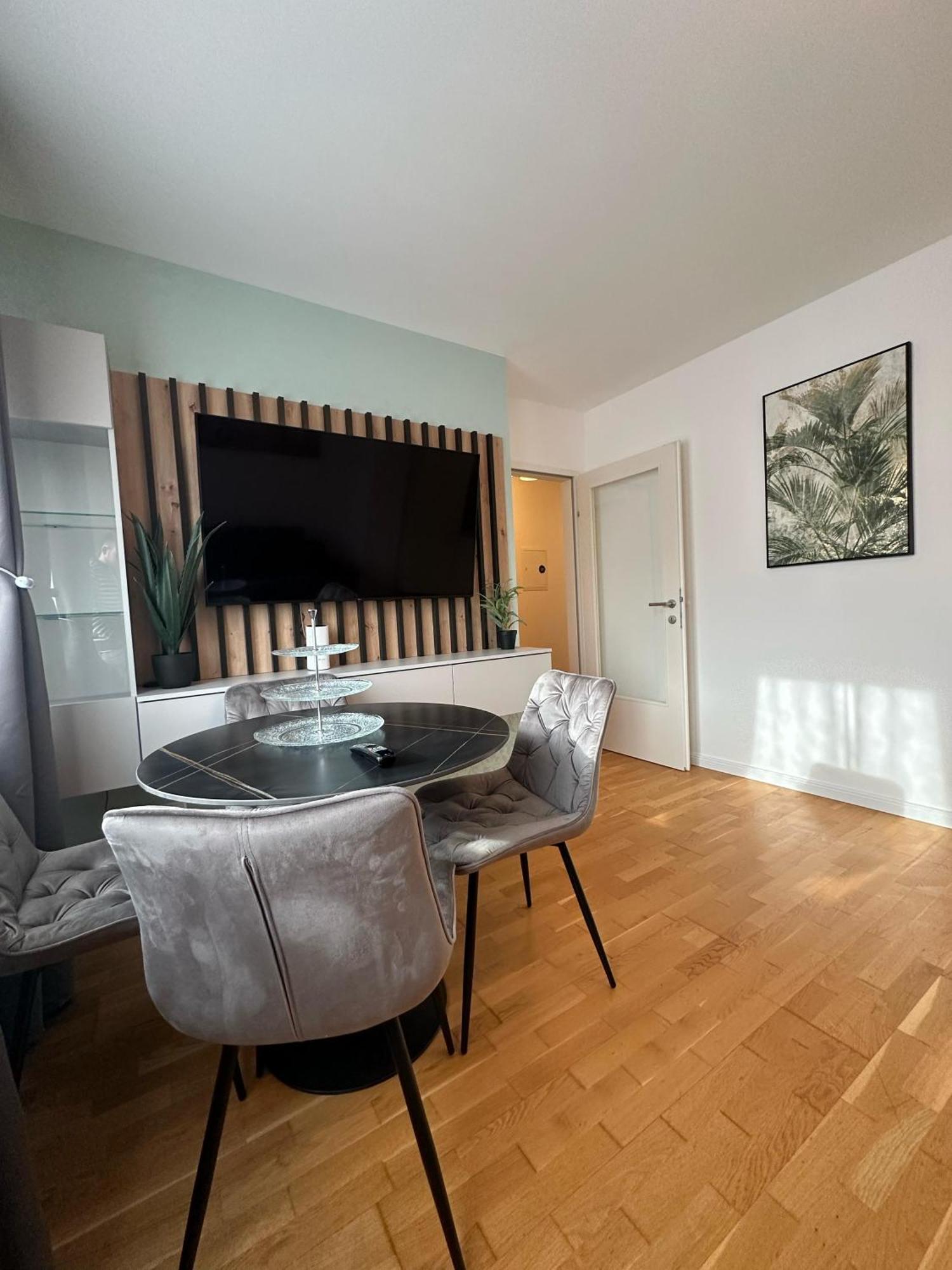 Chic 1br & 1lr, Kingbed, Only 9 Min To Center Via Metro * Vienna