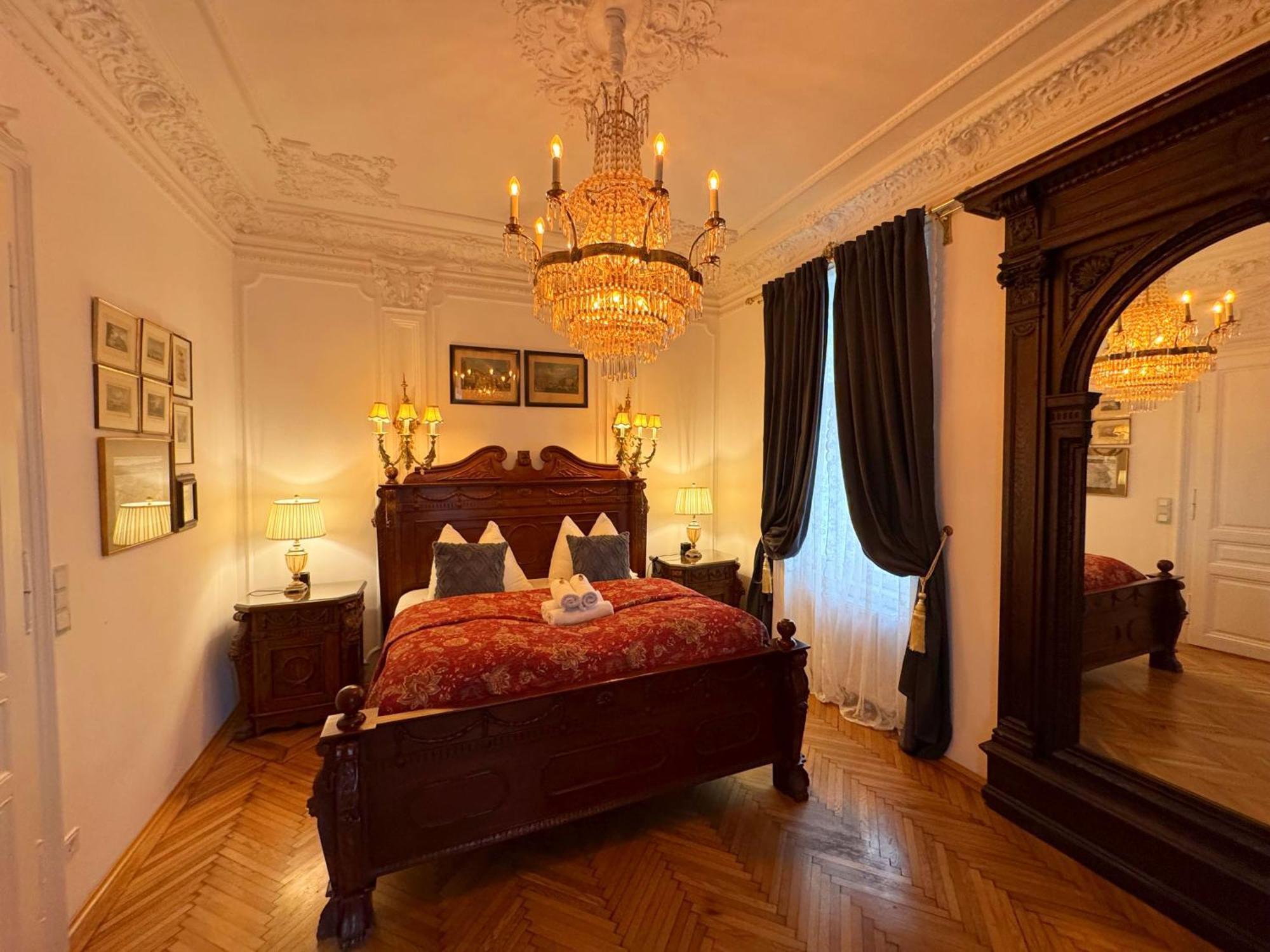 7th Heaven Center Apartment