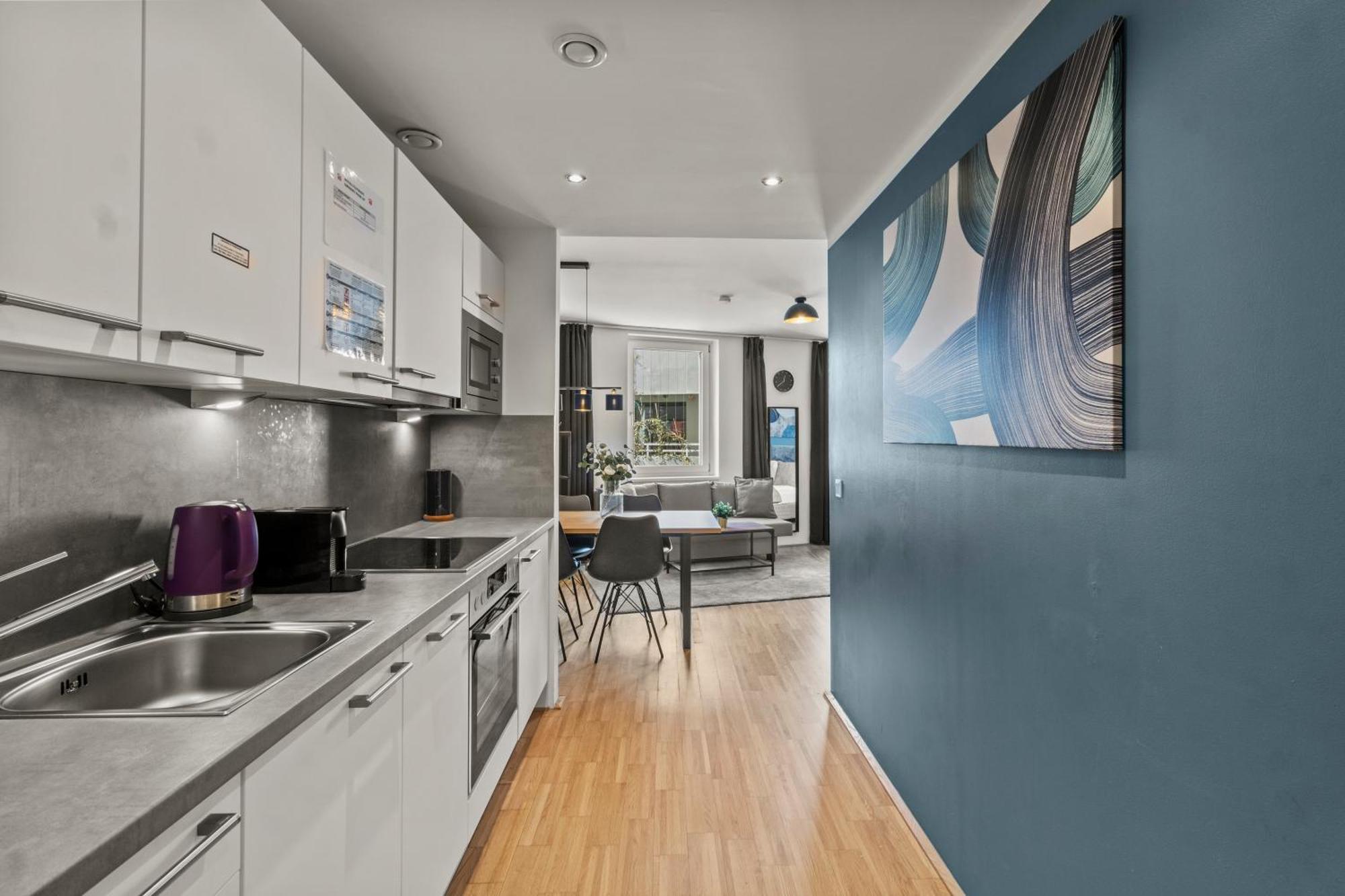Apartment At Station I 3 Minutes To Shopping Street I High Speed Wifi