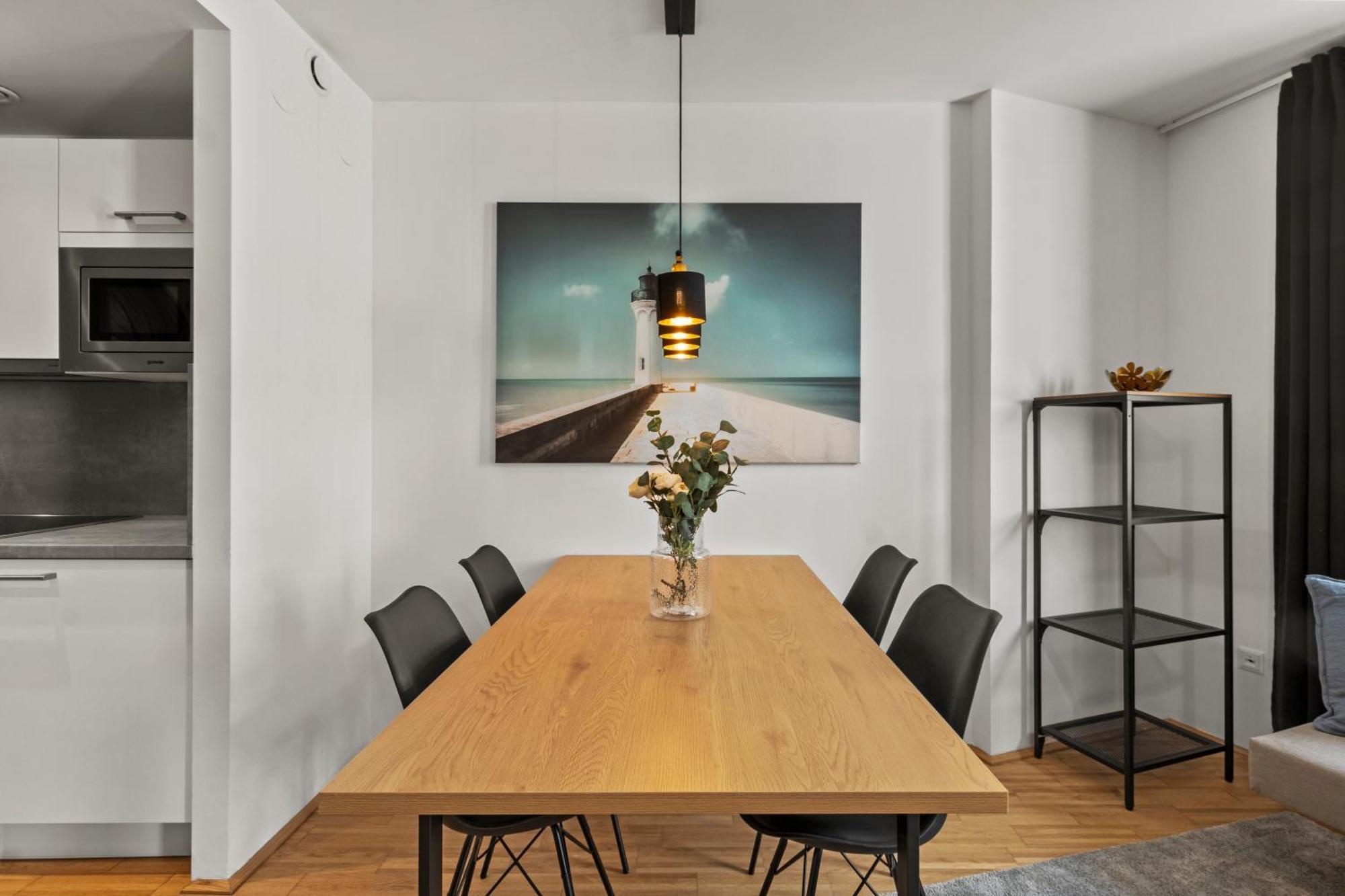 Apartment At Station I 3 Minutes To Shopping Street I High Speed Wifi *