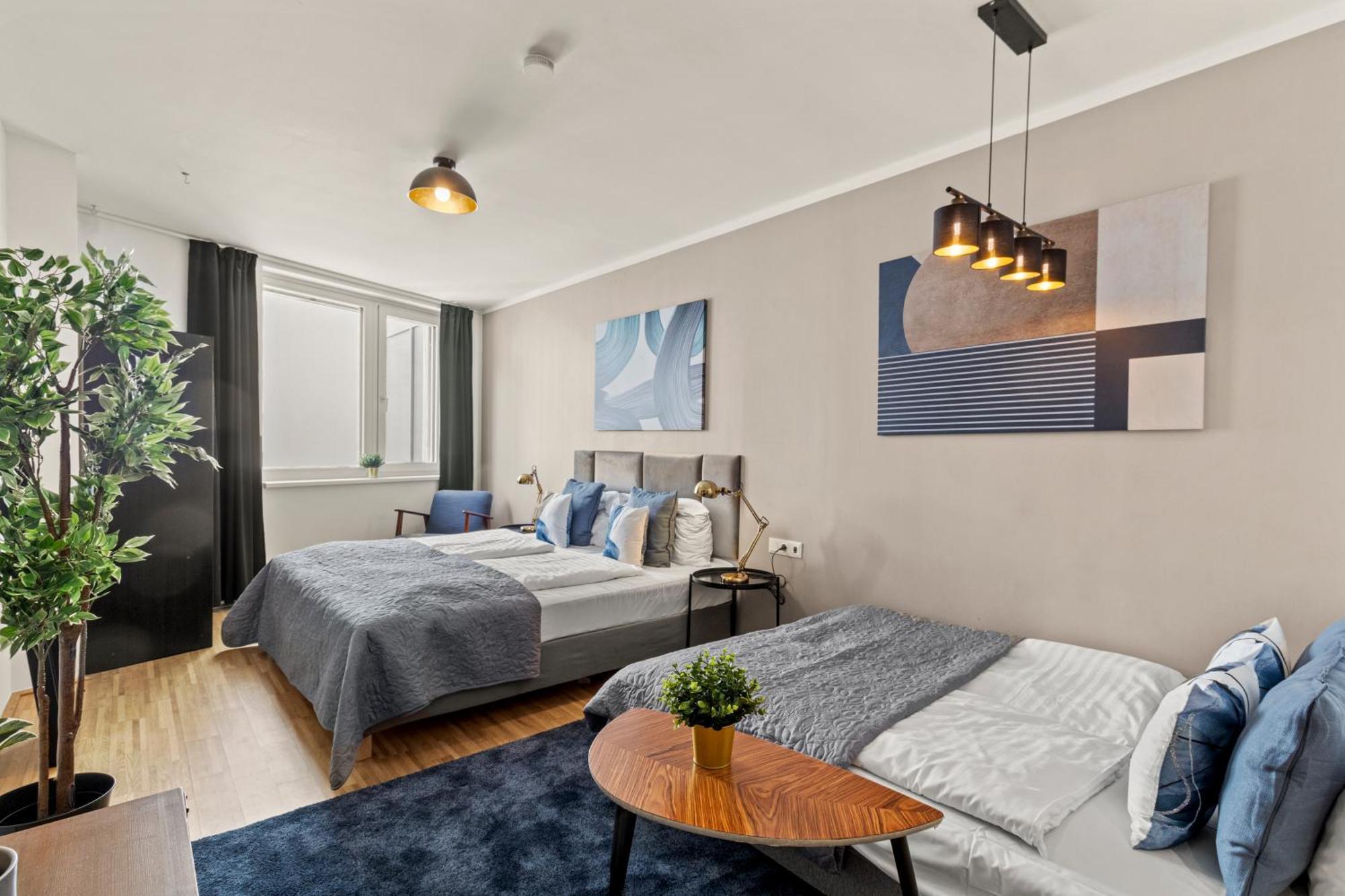 At Station I 3 Minutes To Shopping Street I High Speed Wifi Apartment