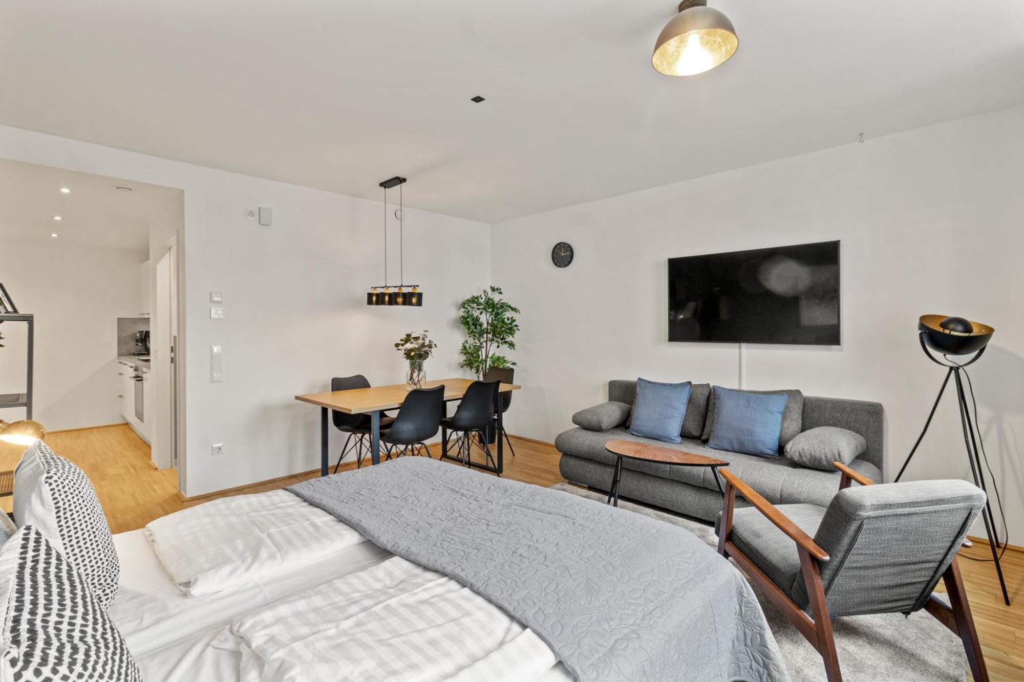 Apartment At Station I 3 Minutes To Shopping Street I High Speed Wifi