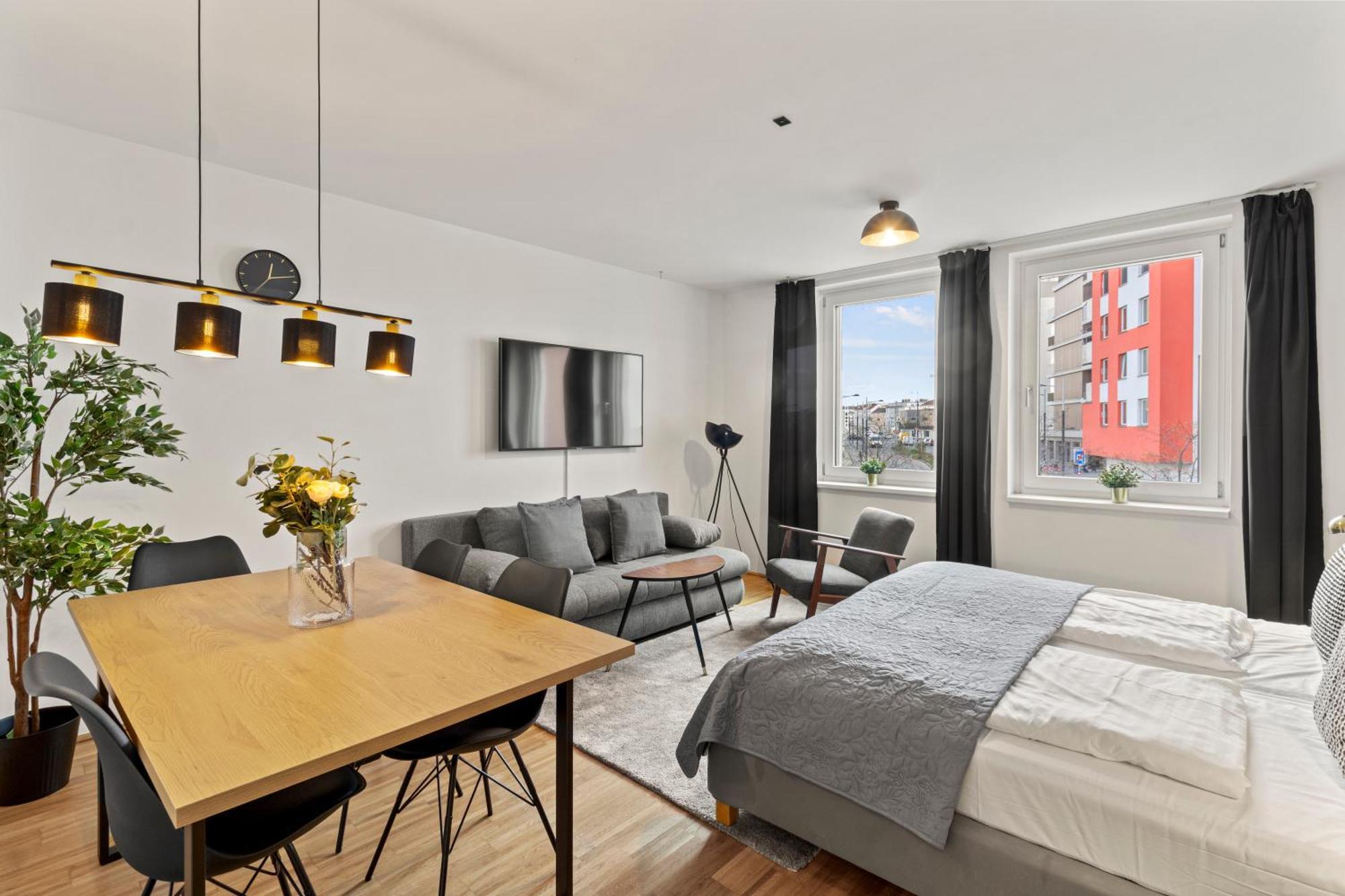 At Station I 3 Minutes To Shopping Street I High Speed Wifi Apartment