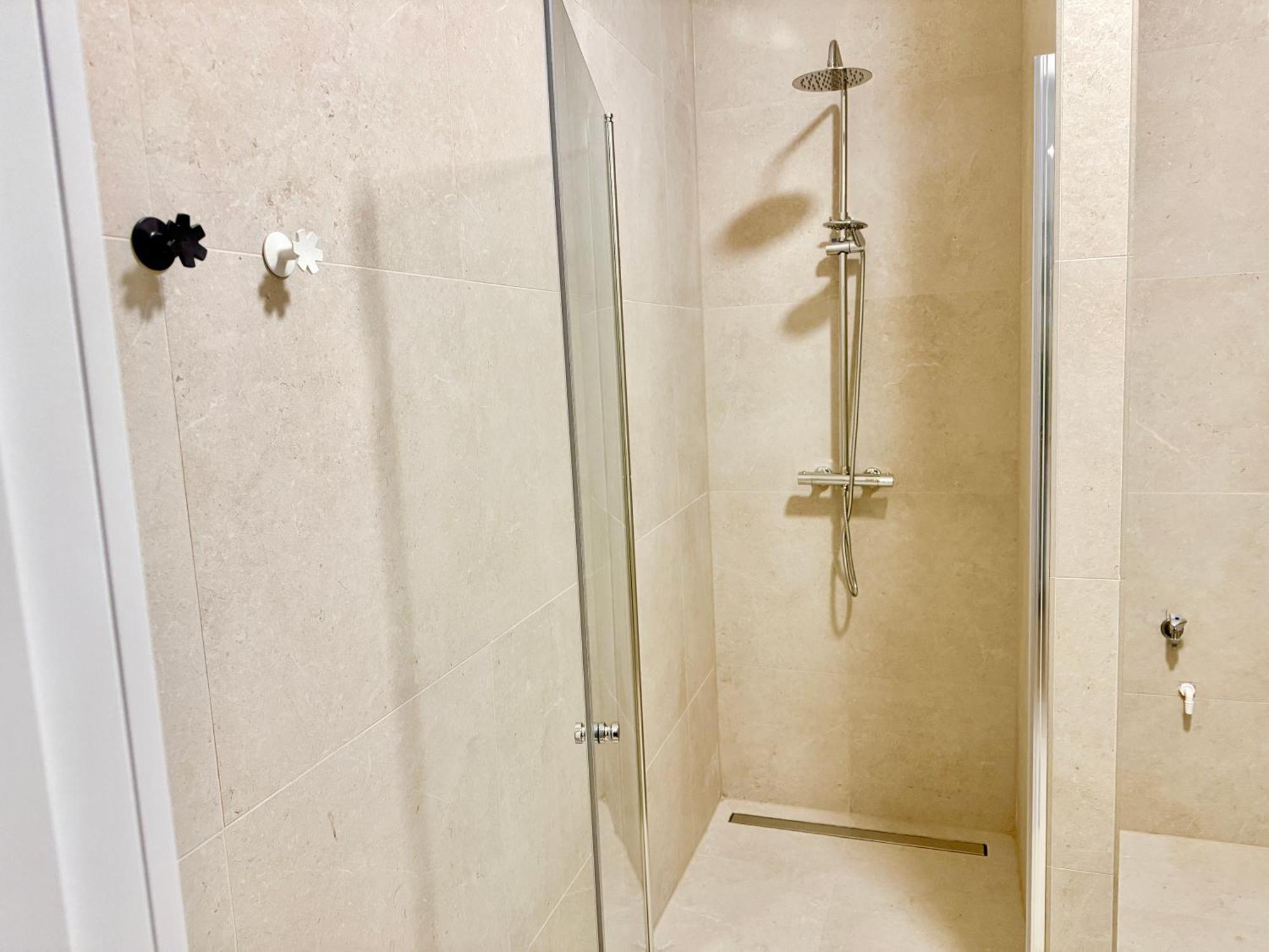 Renovated With Balcony Apartment *