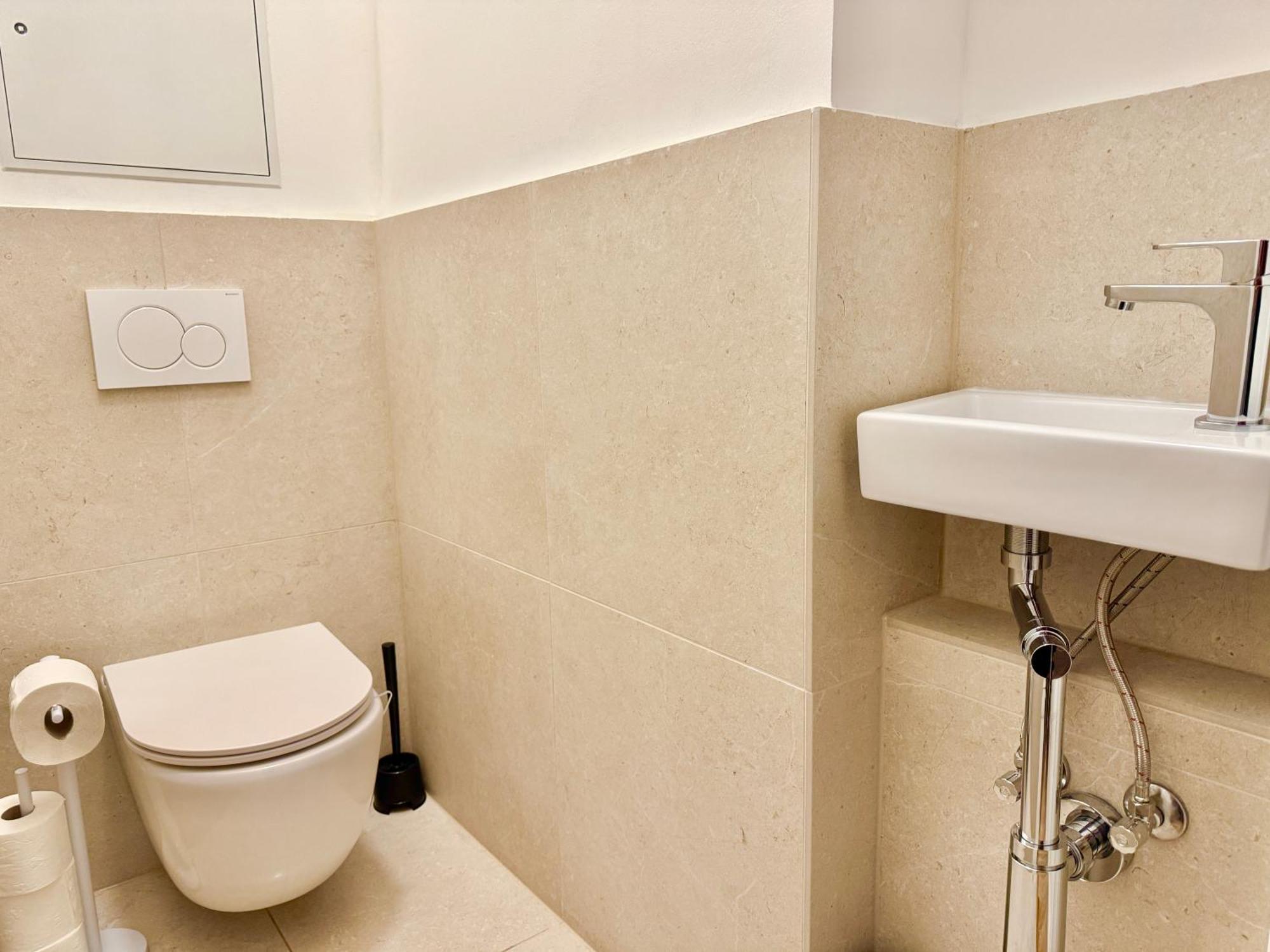 Renovated With Balcony Apartment *