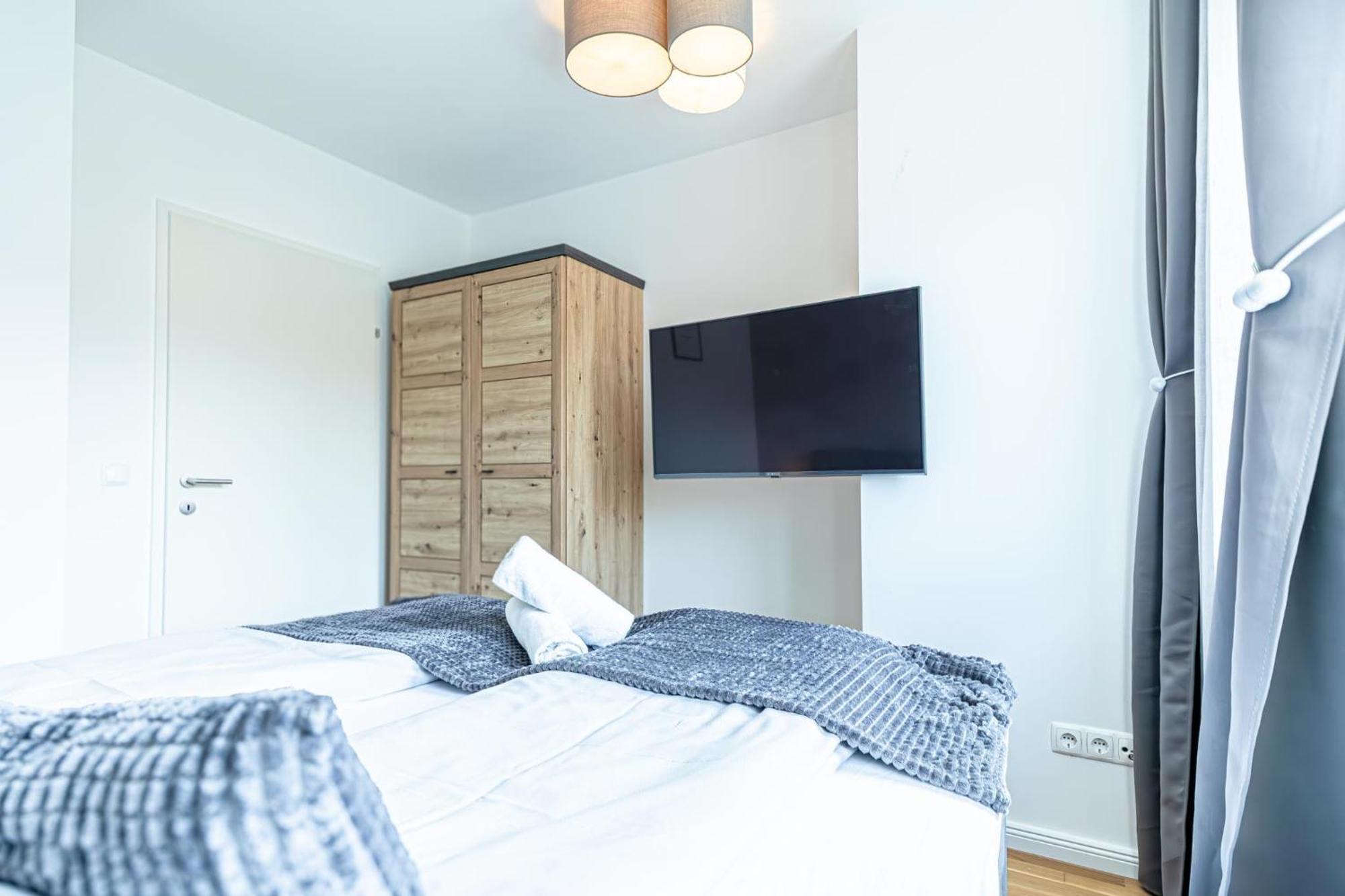 Chic 1br & 1lr, Kingbed, Only 9 Min To Center Via Metro Vienna