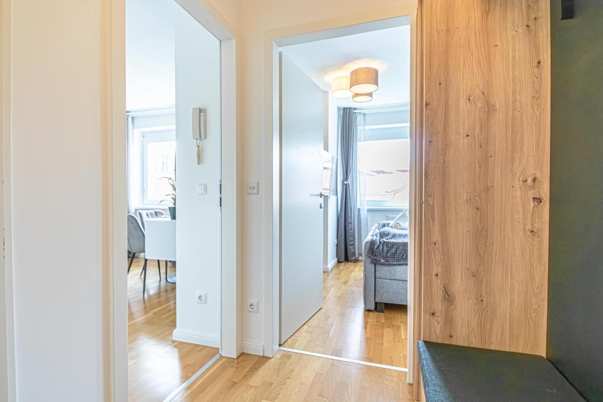 Chic 1br & 1lr, Kingbed, Only 9 Min To Center Via Metro * Vienna