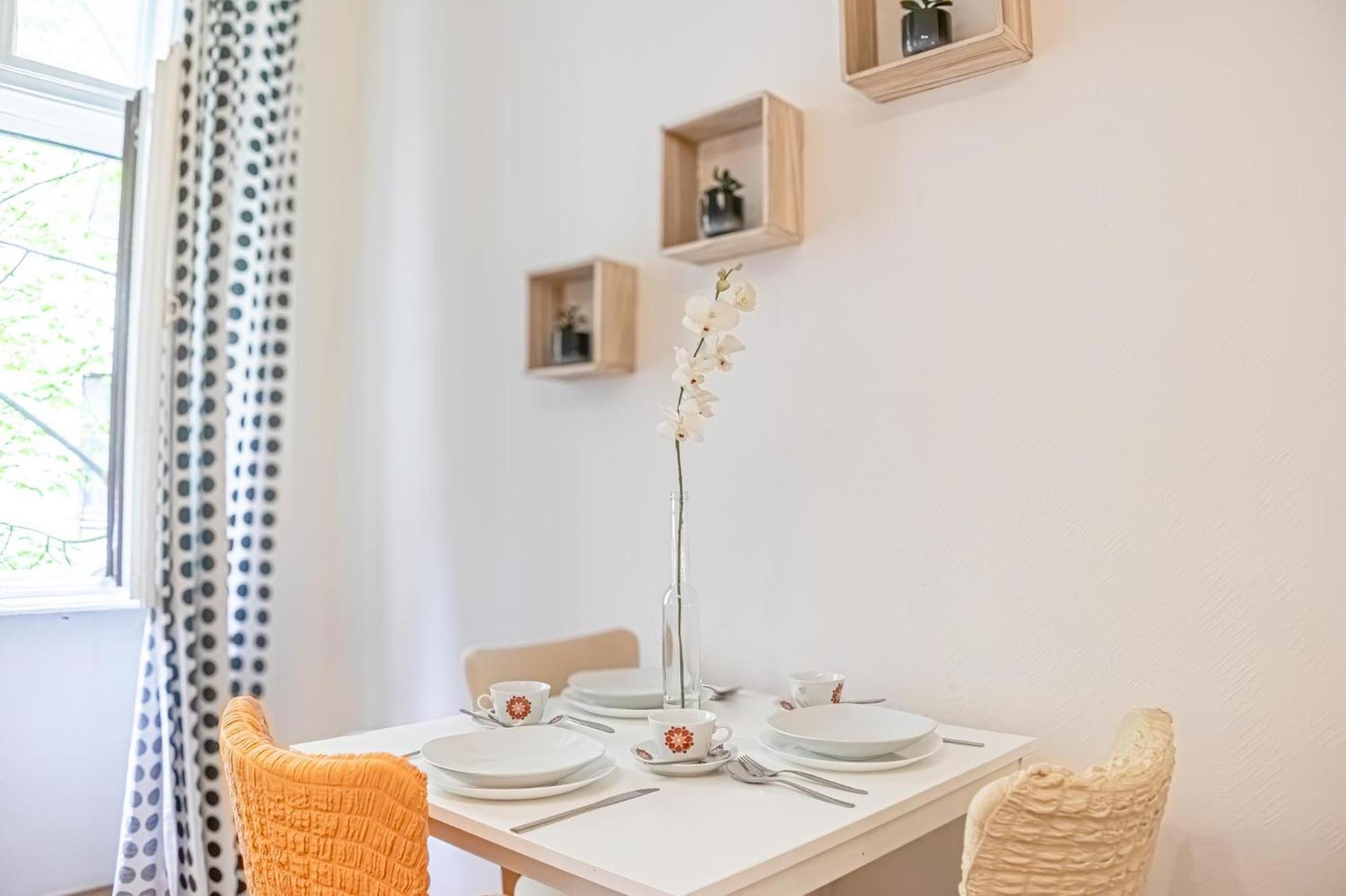 Convenient 1br In The Heart Of *