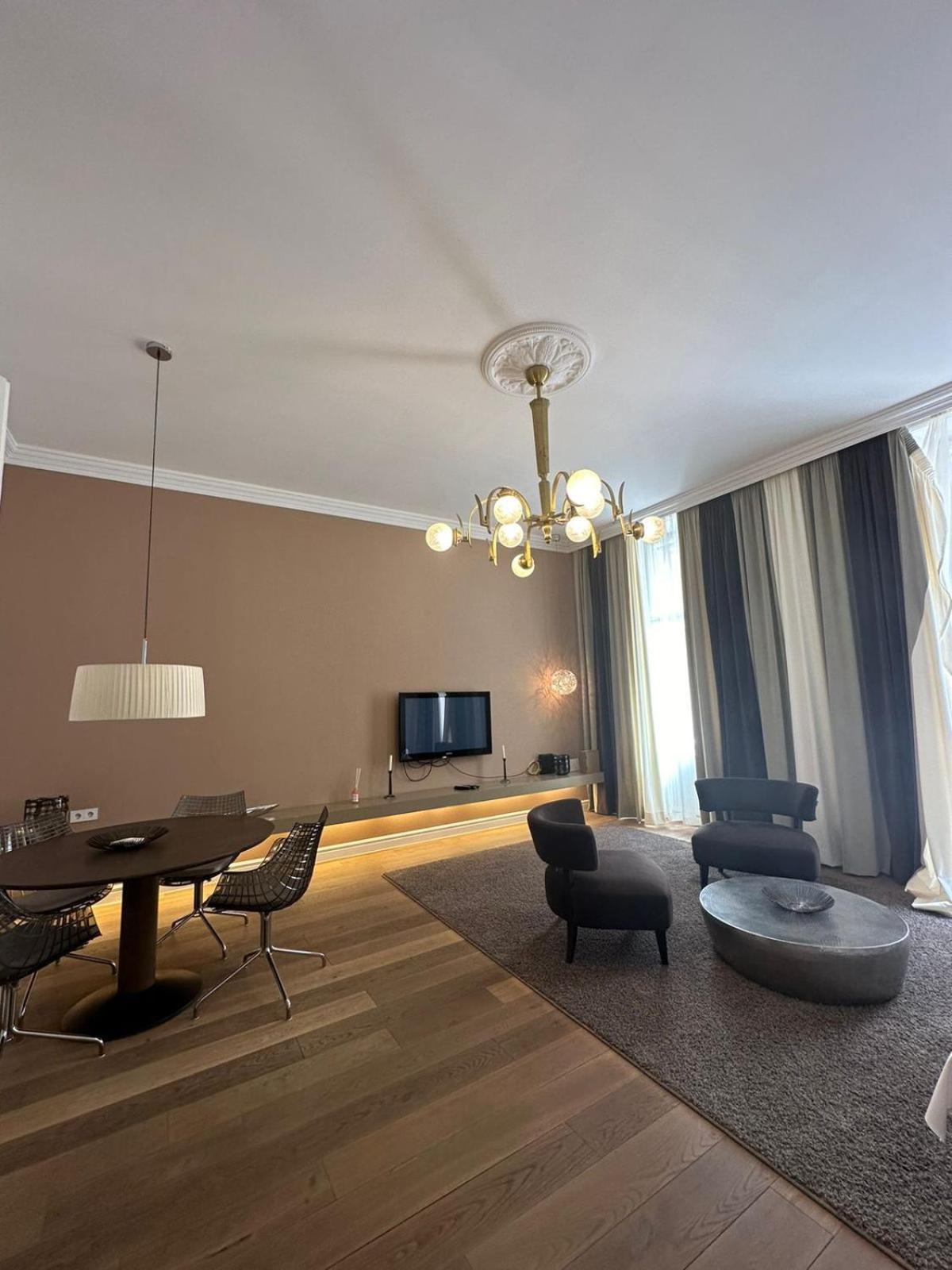 Apartment Residential Elegance: Yourvienna Classic In Center Vienna