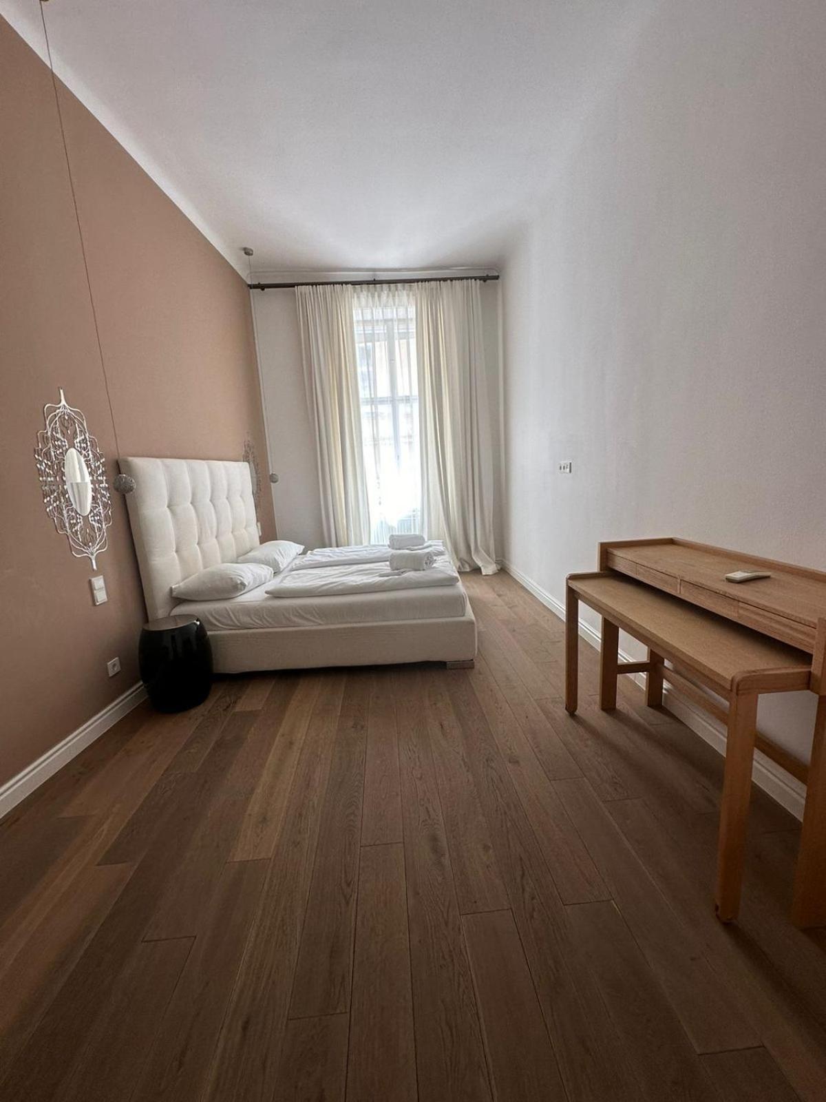 Residential Elegance: Yourvienna Classic In Center Vienna